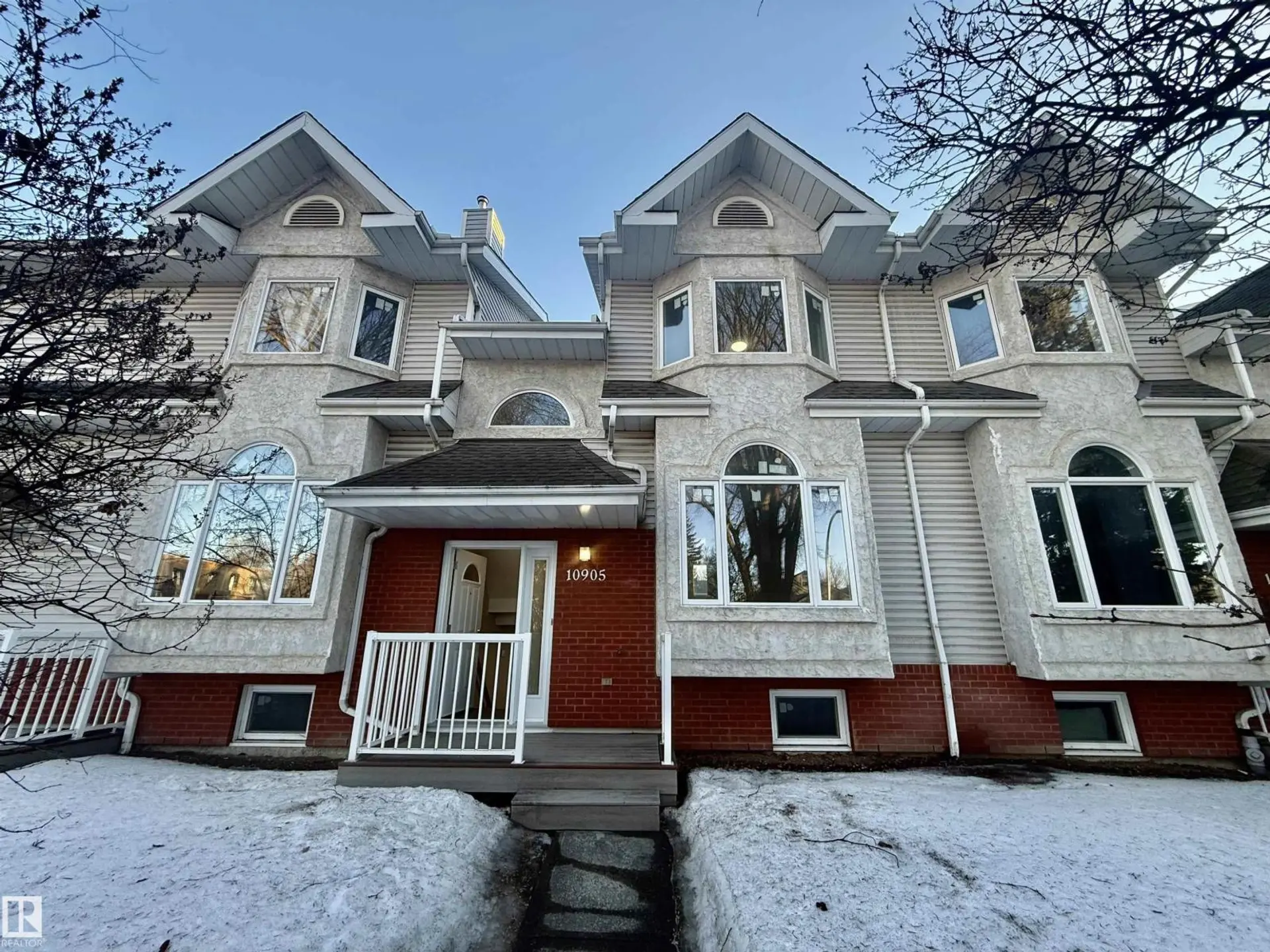 10905 74 AV NW - Image 1