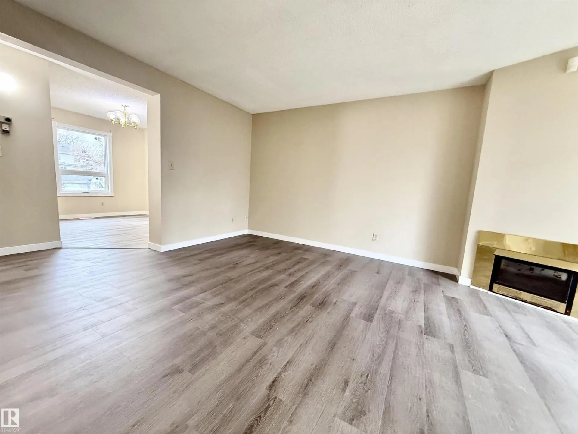 10905 74 AV NW - Image 11