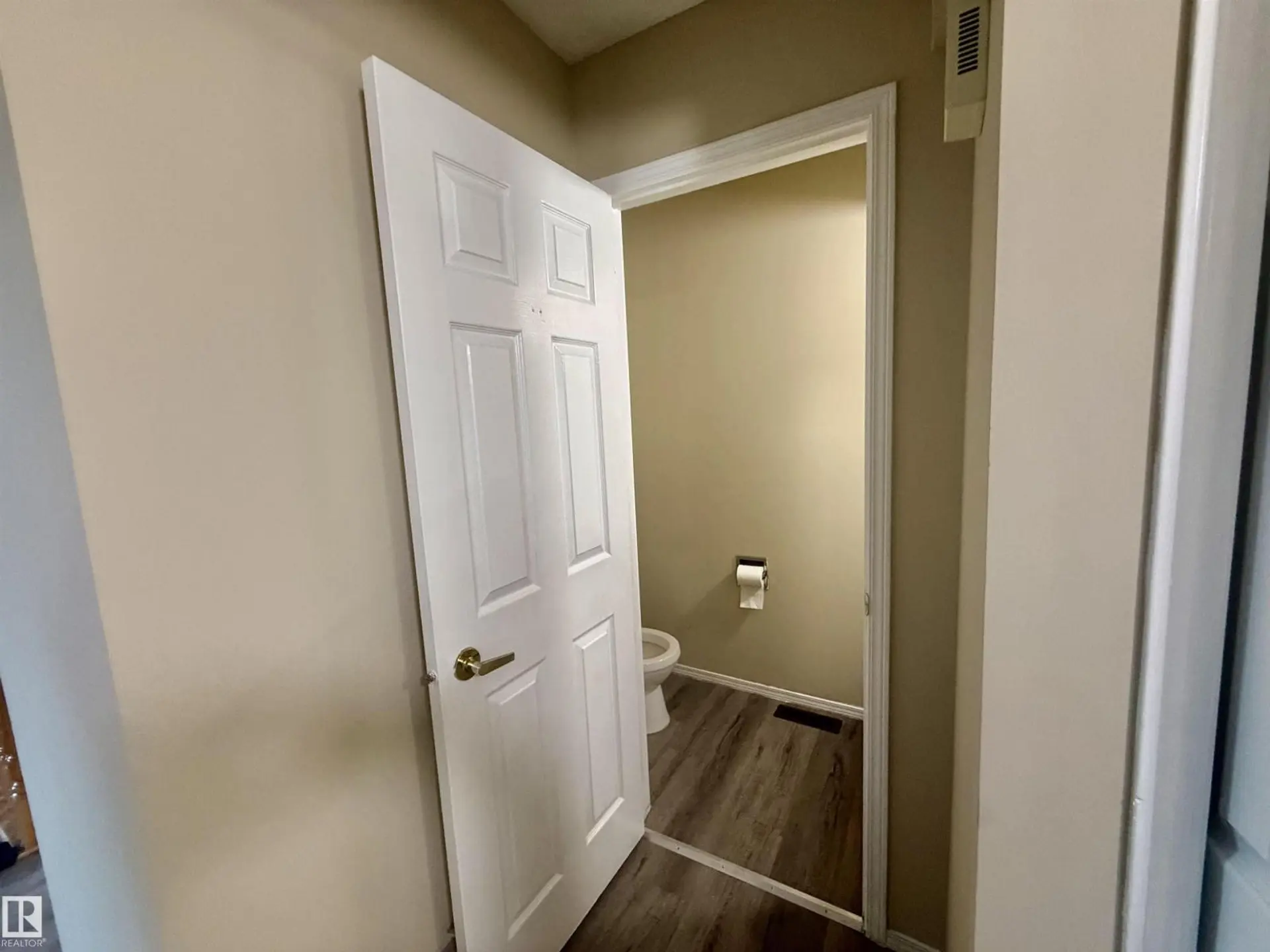 10905 74 AV NW - Image 14