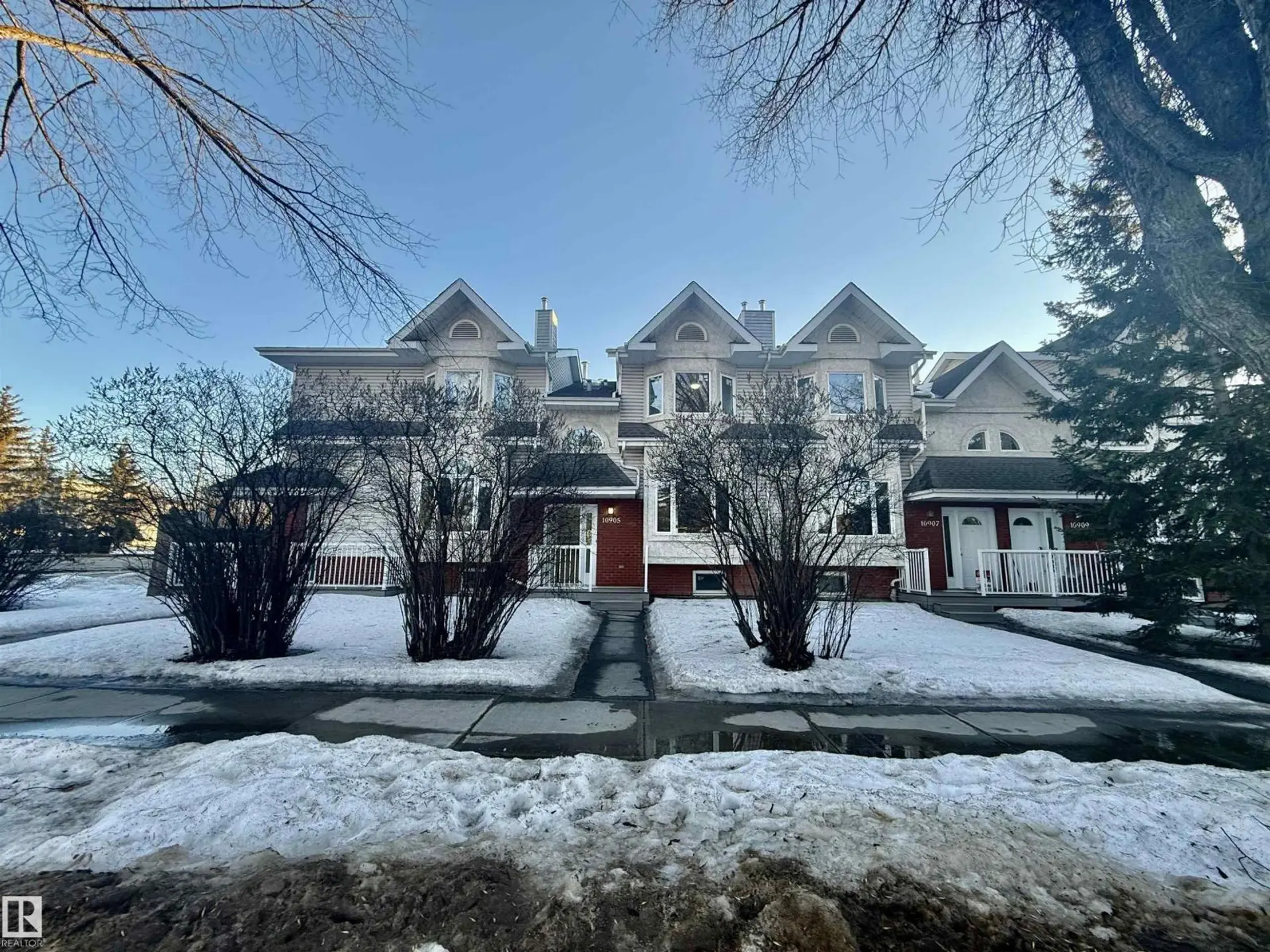 10905 74 AV NW - Image 2
