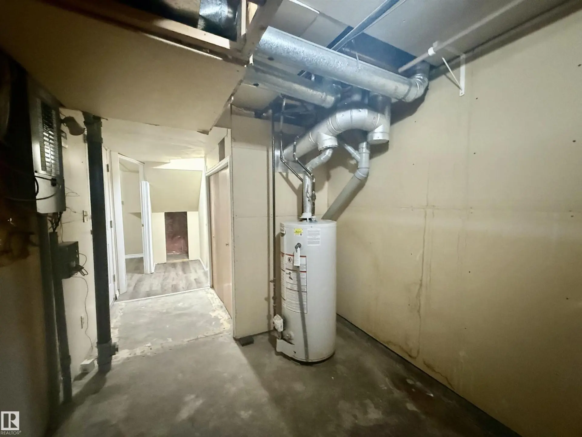 10905 74 AV NW - Image 20