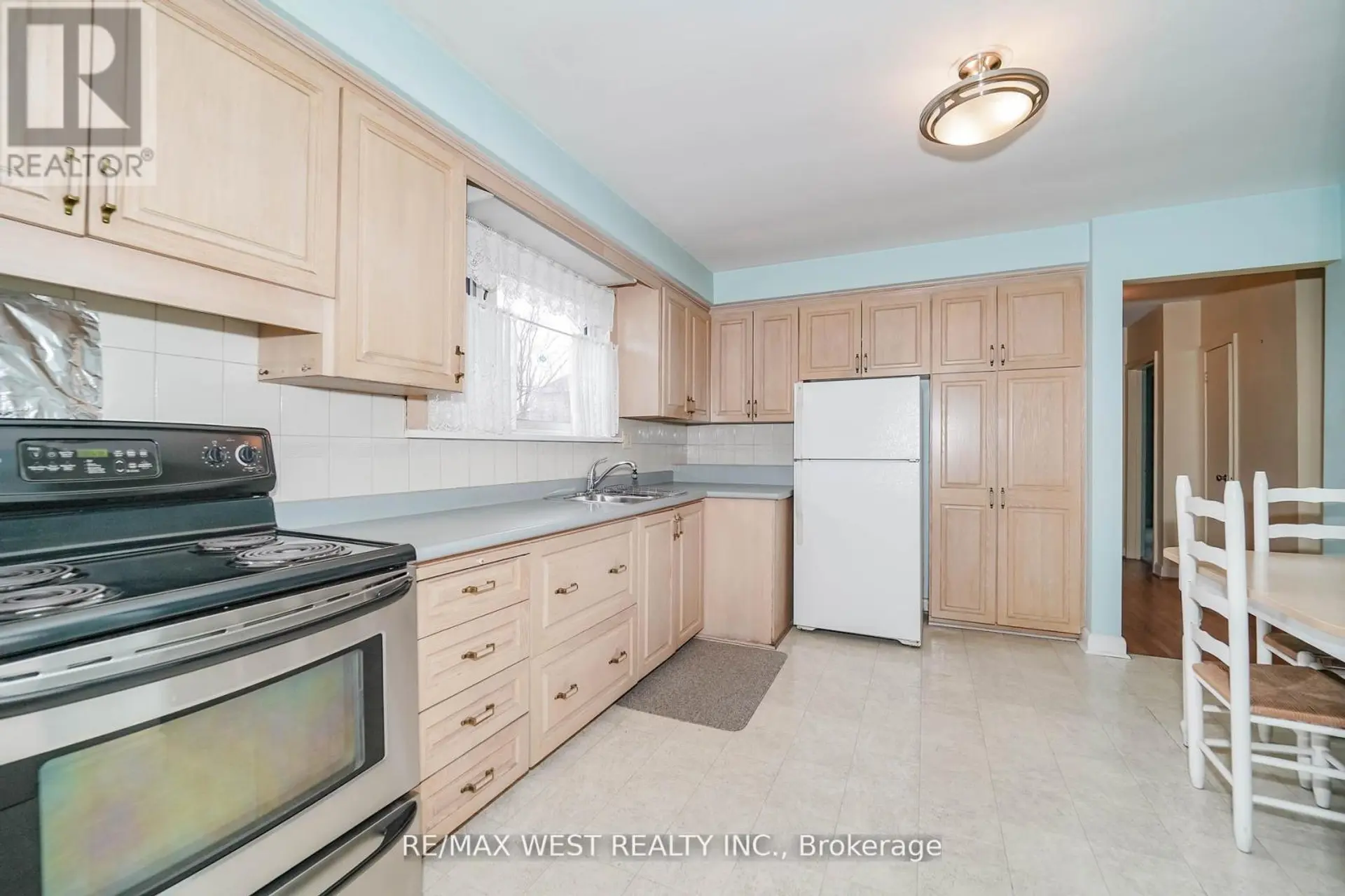 32 DEEVALE ROAD - Image 4