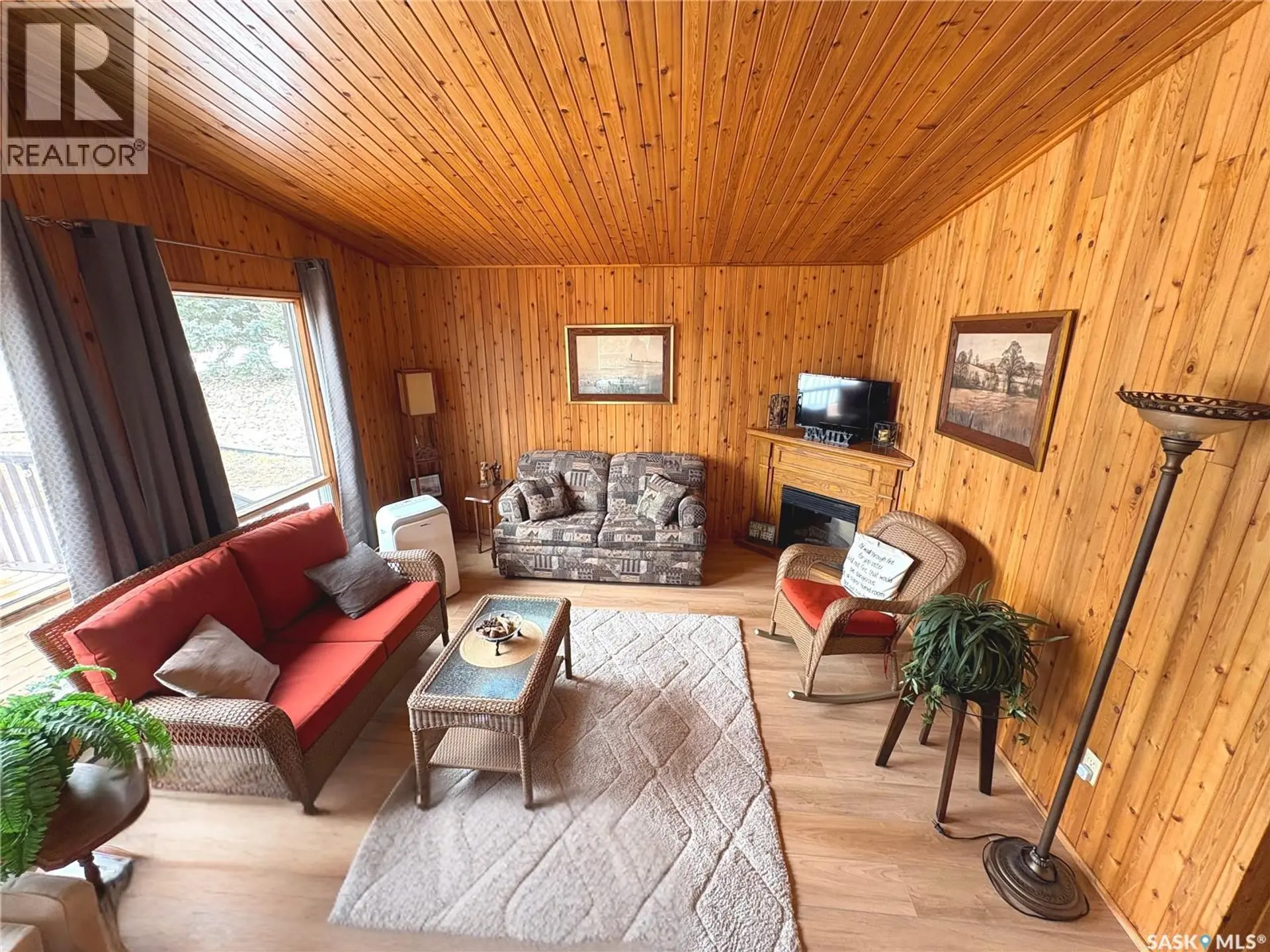 517 Demaer Bay - Image 4