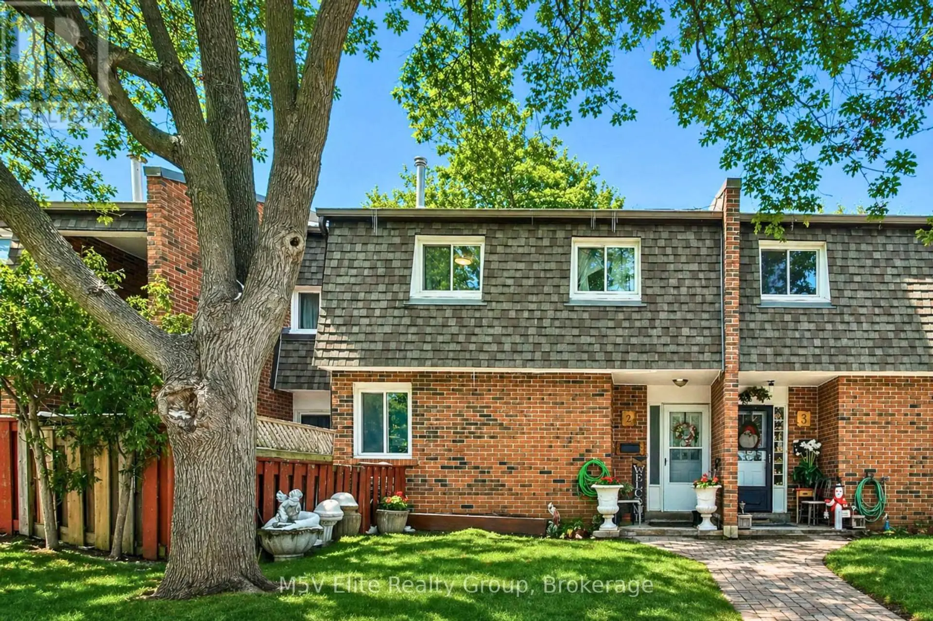 #2 105 DOVEDALE DRIVE - Image 3