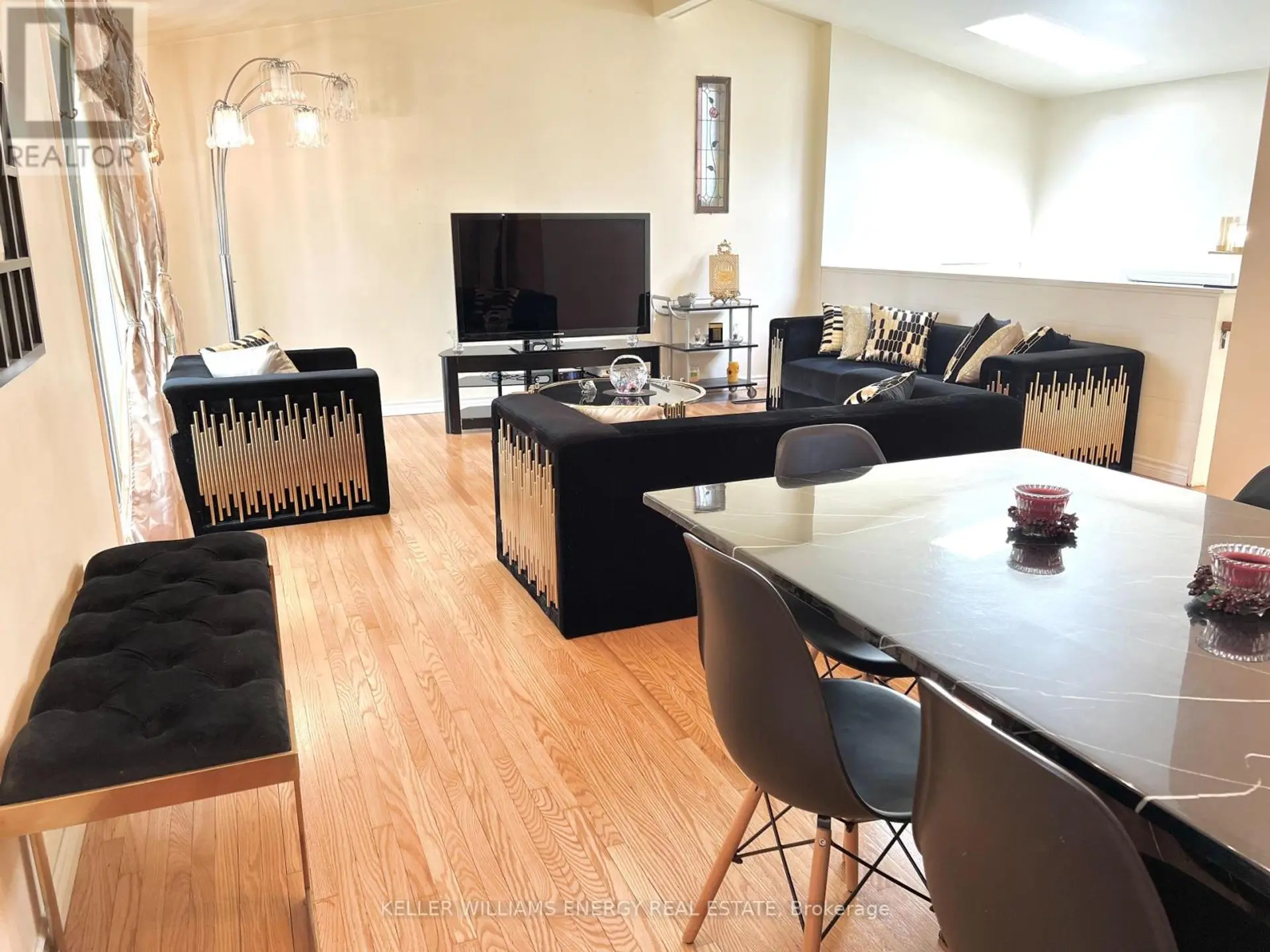 42 OAKLEY BOULEVARD - Image 2
