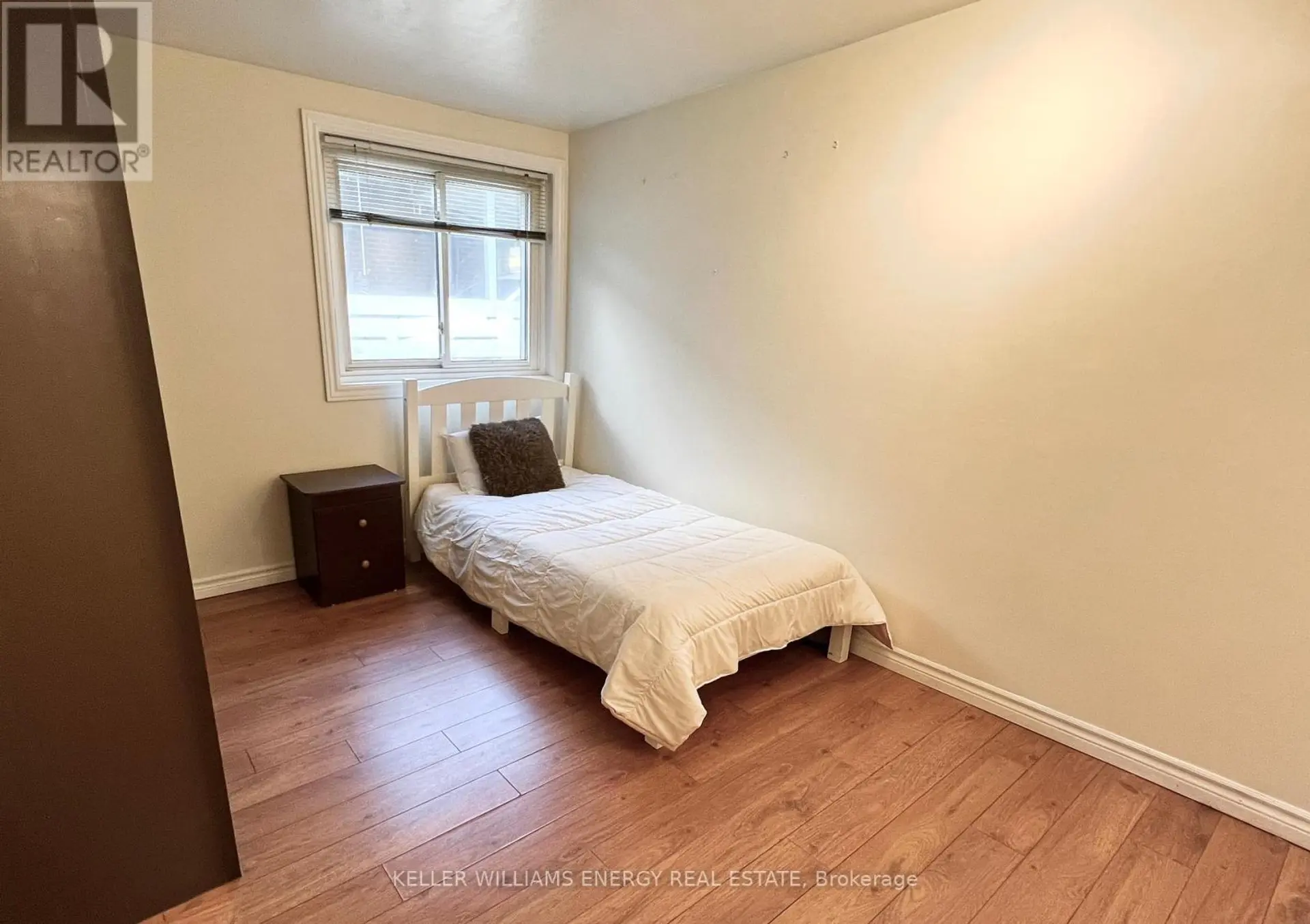 42 OAKLEY BOULEVARD - Image 6