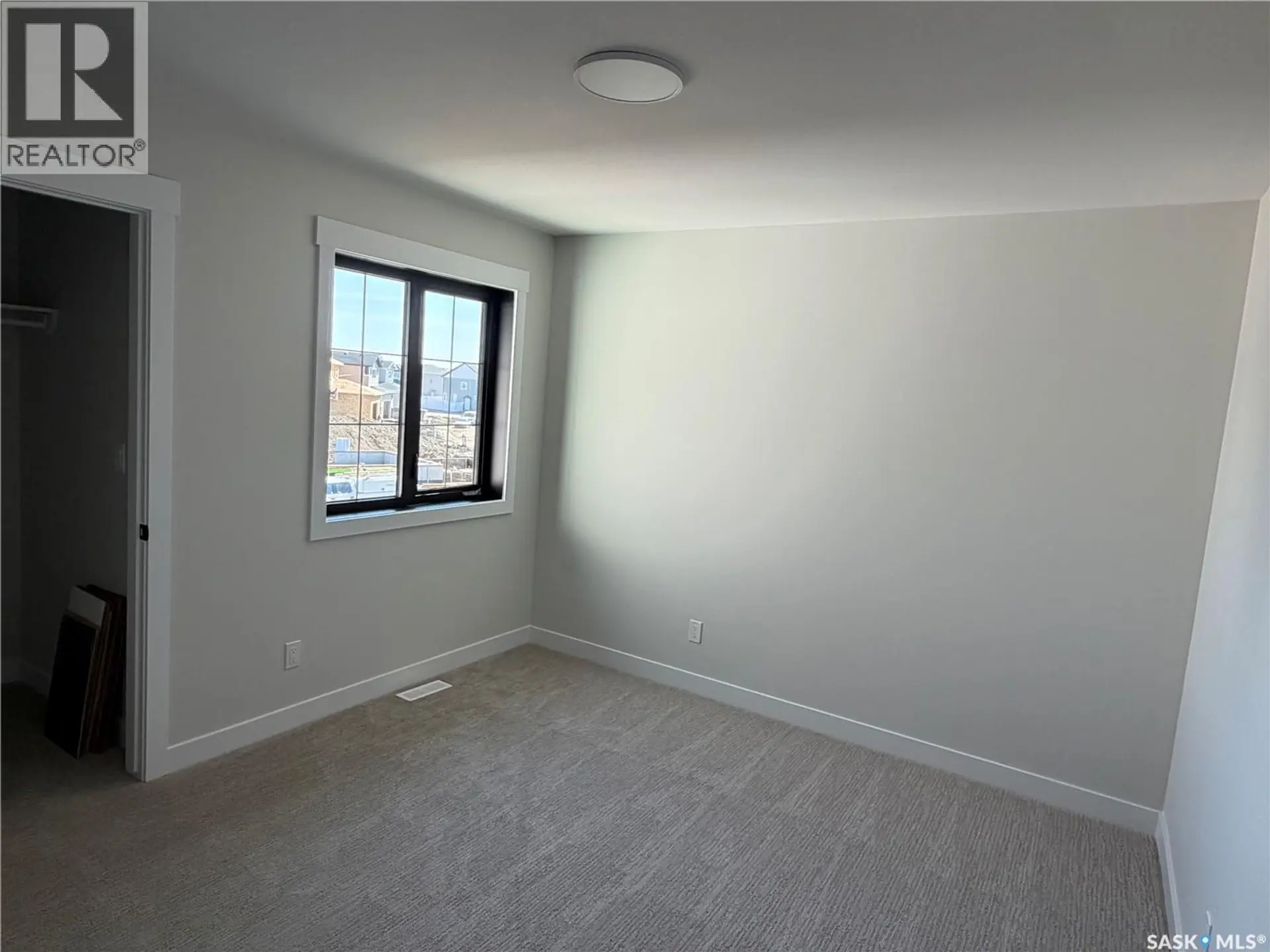 310 Traeger MANOR - Image 13