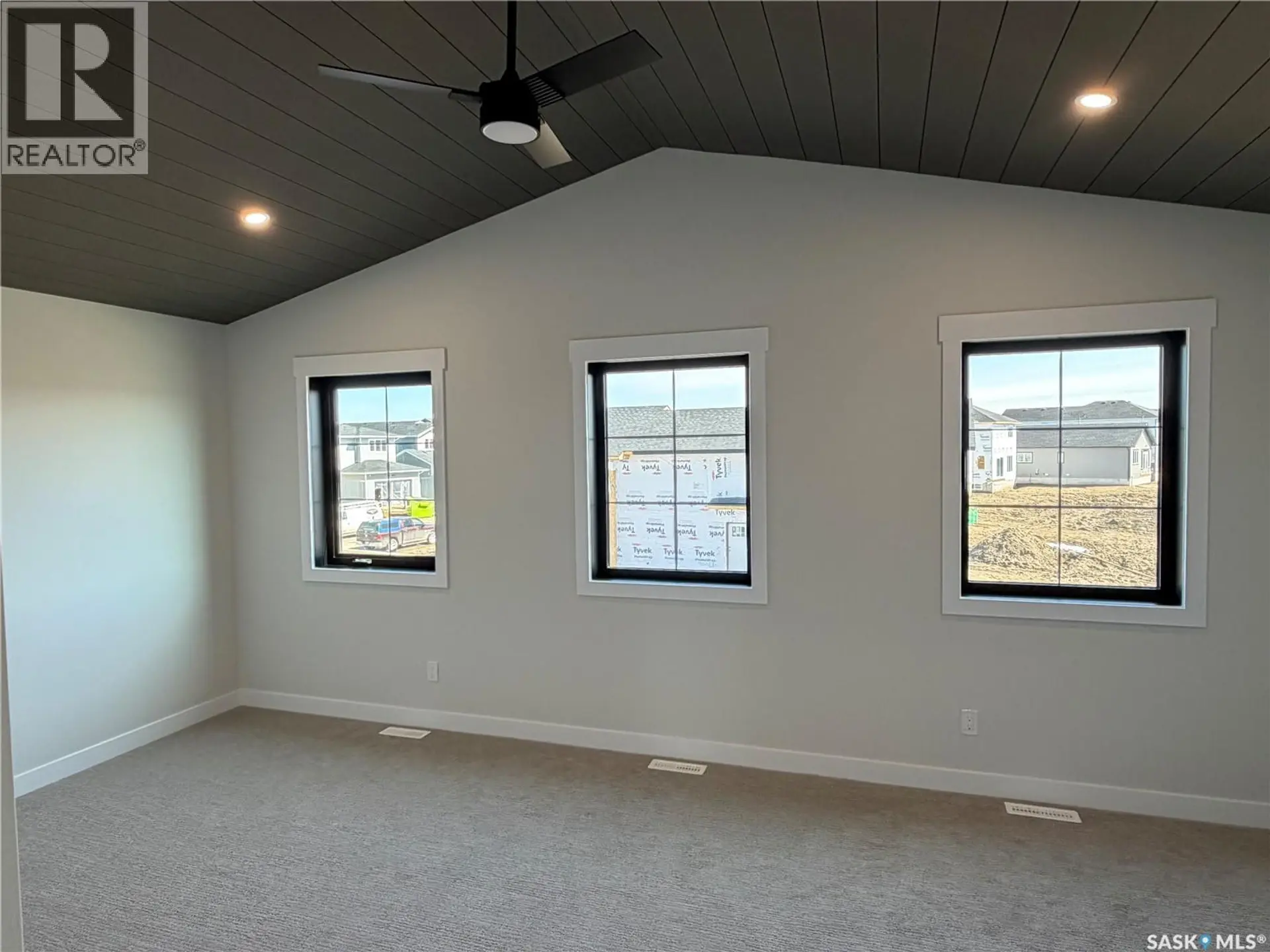310 Traeger MANOR - Image 16