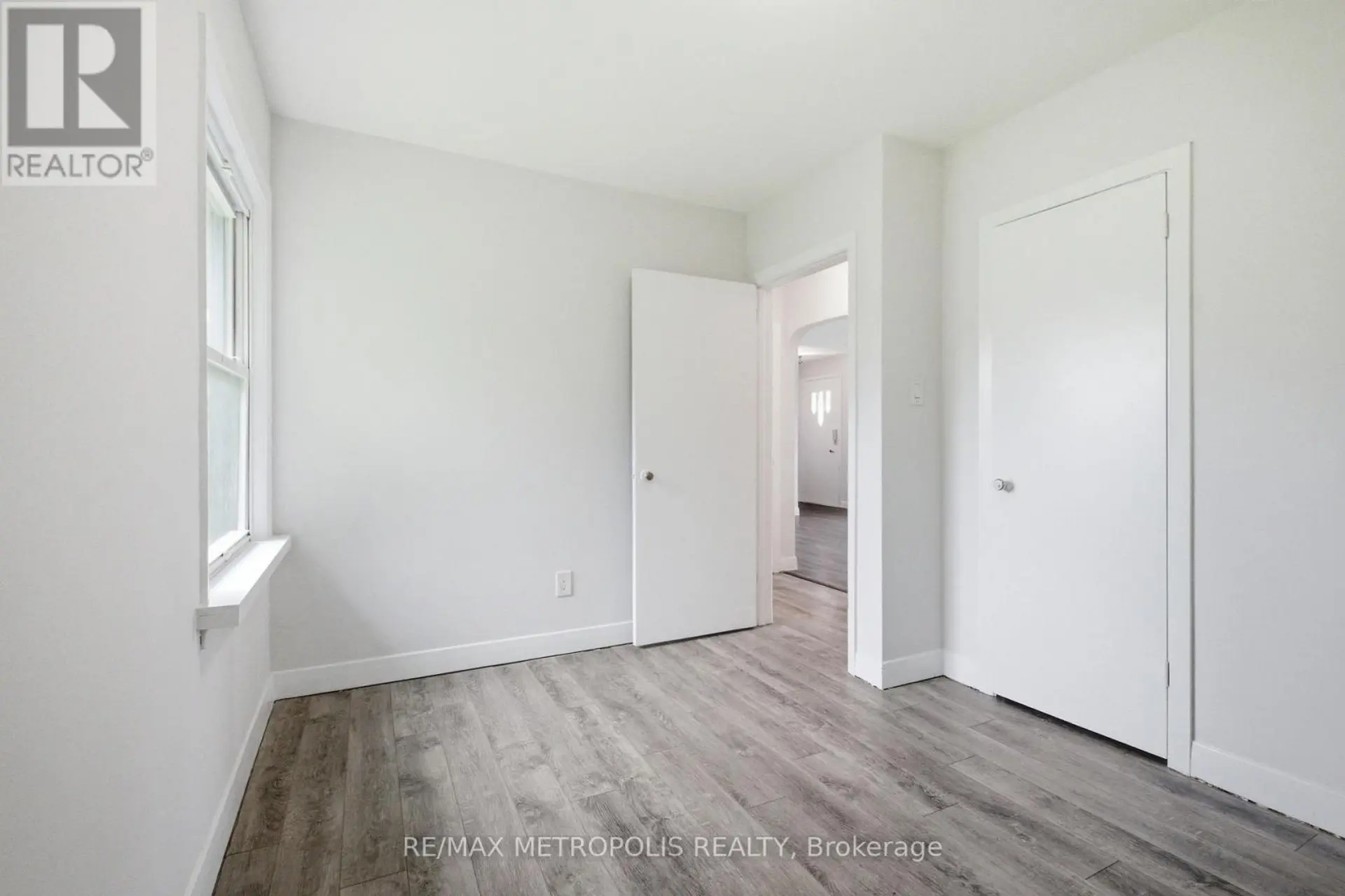 148 WINCHESTER ROAD E - Image 6