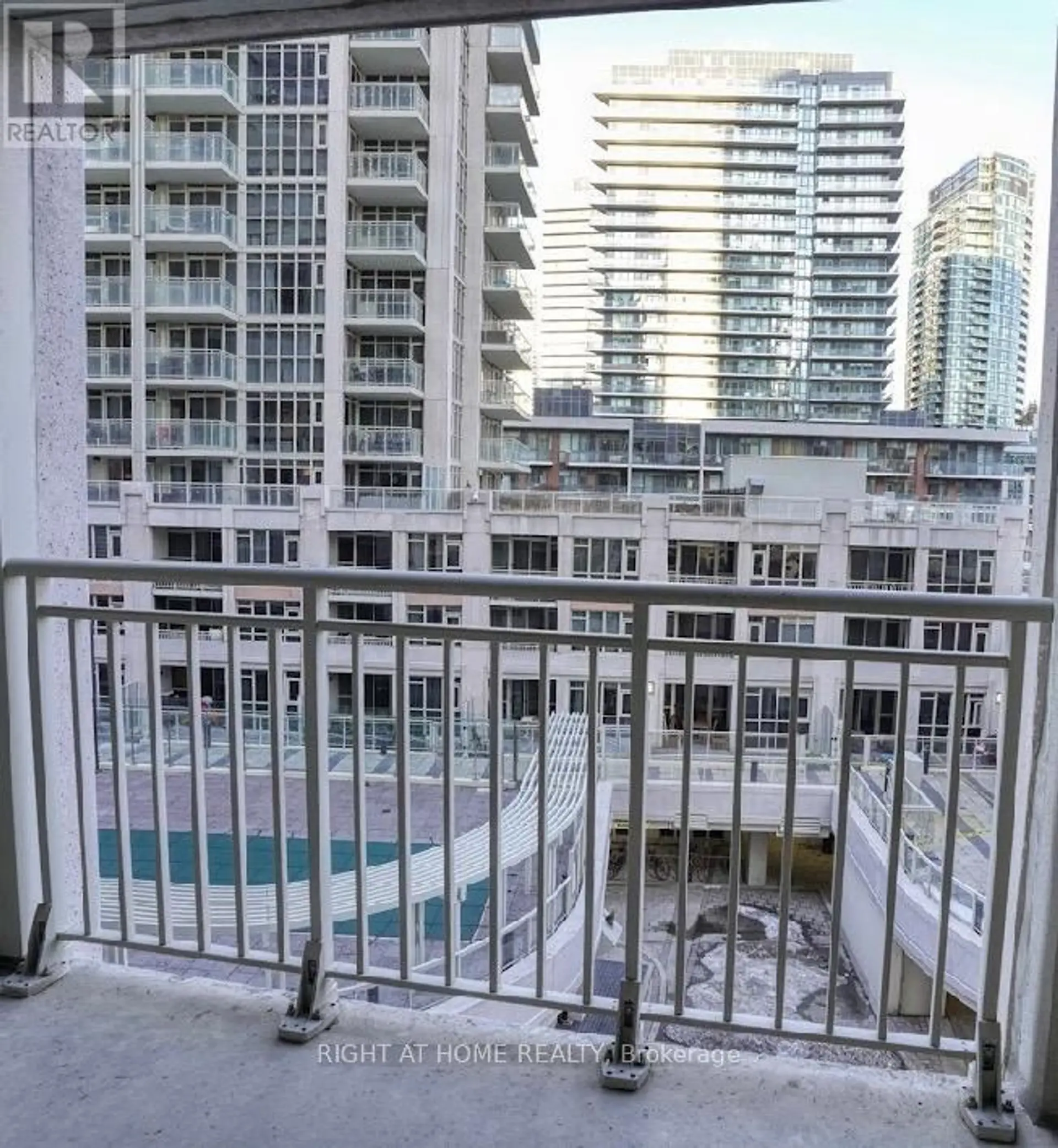 #706 35 BASTION STREET - Image 9