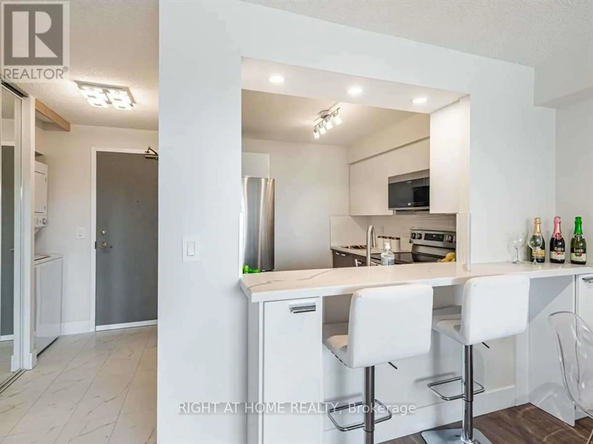 #215 555 WILSON HTS BOULEVARD - Image 8