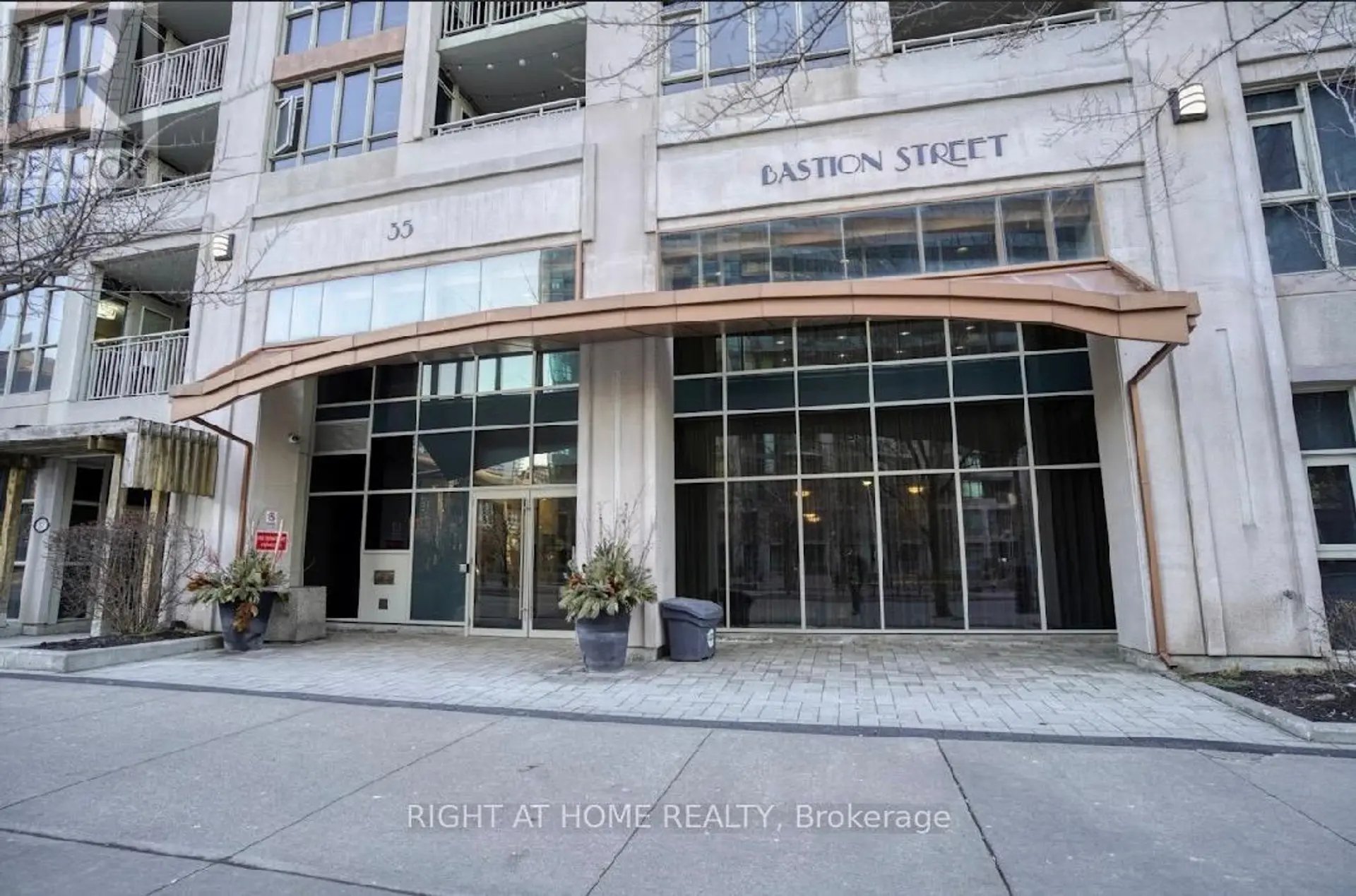 #706 35 BASTION STREET - Image 1