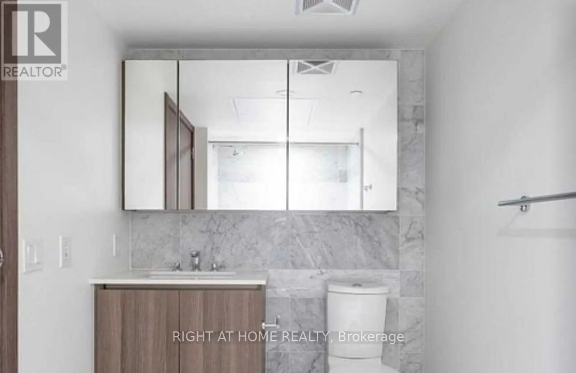 #3205 17 BATHURST STREET - Image 4