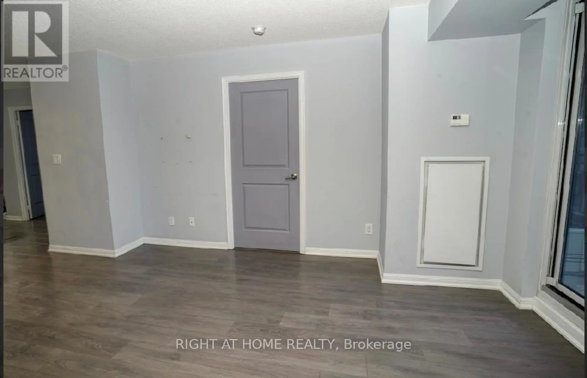 #706 35 BASTION STREET - Image 8