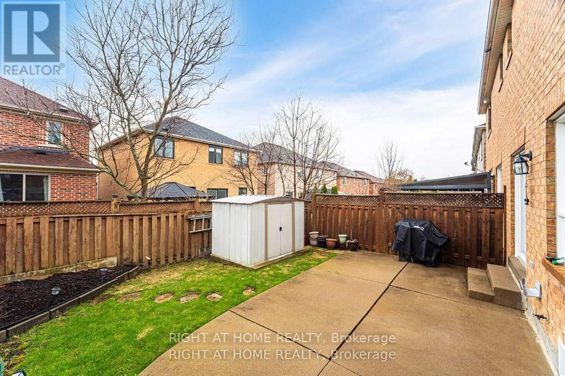 910 OAKTREE CRESCENT - Image 18