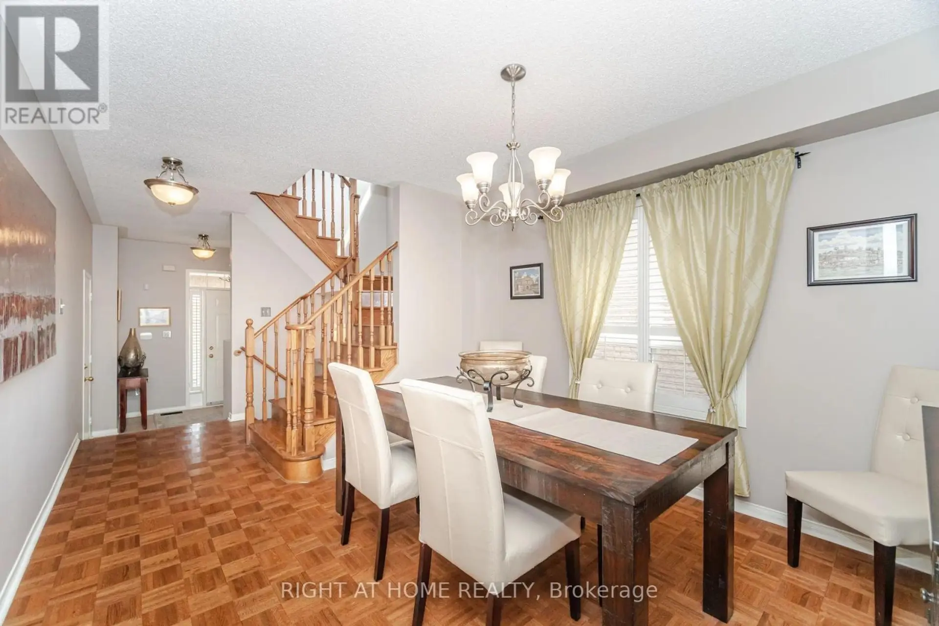 910 OAKTREE CRESCENT - Image 5