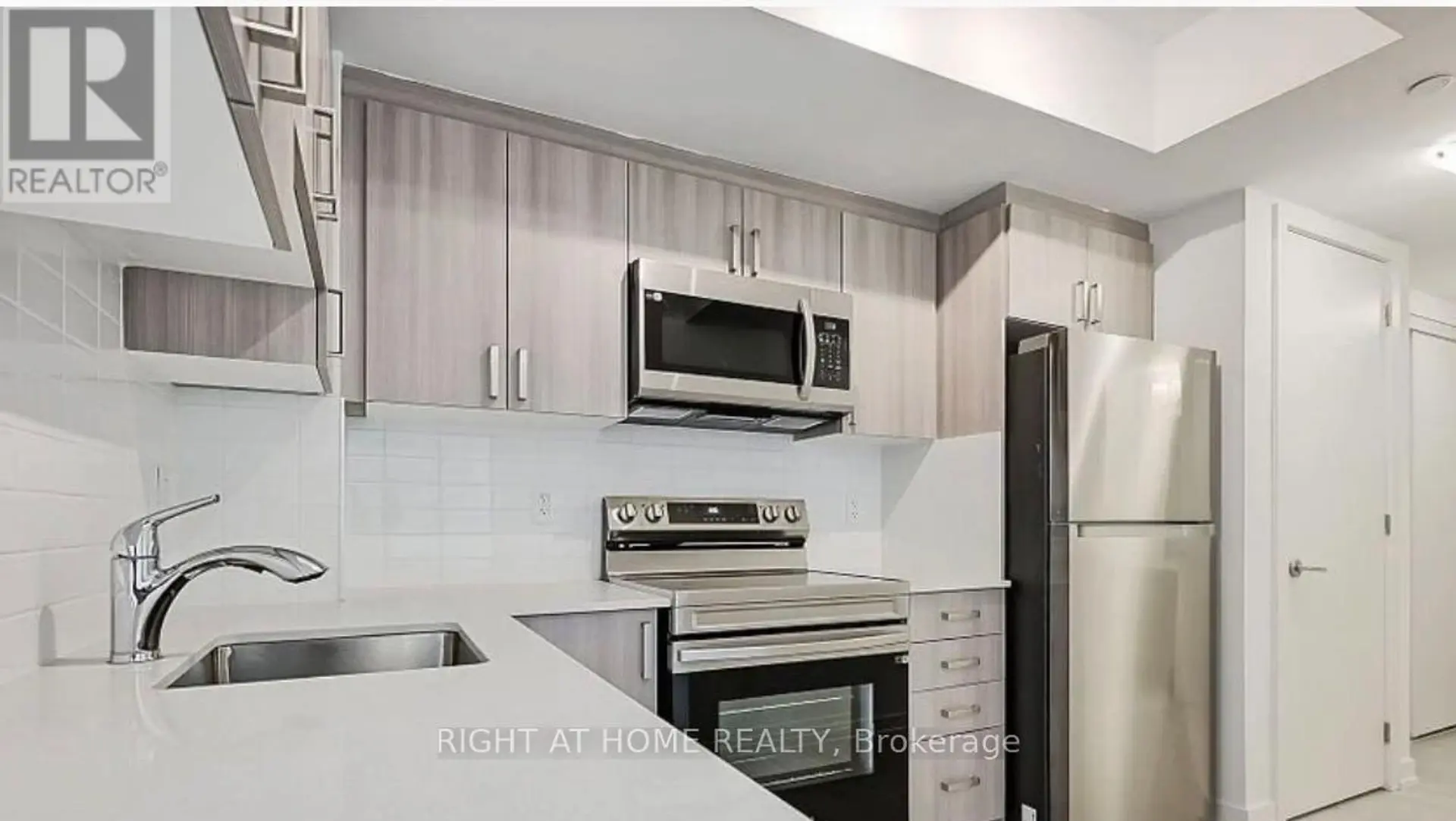 #521 556 MARLEE AVENUE - Image 2