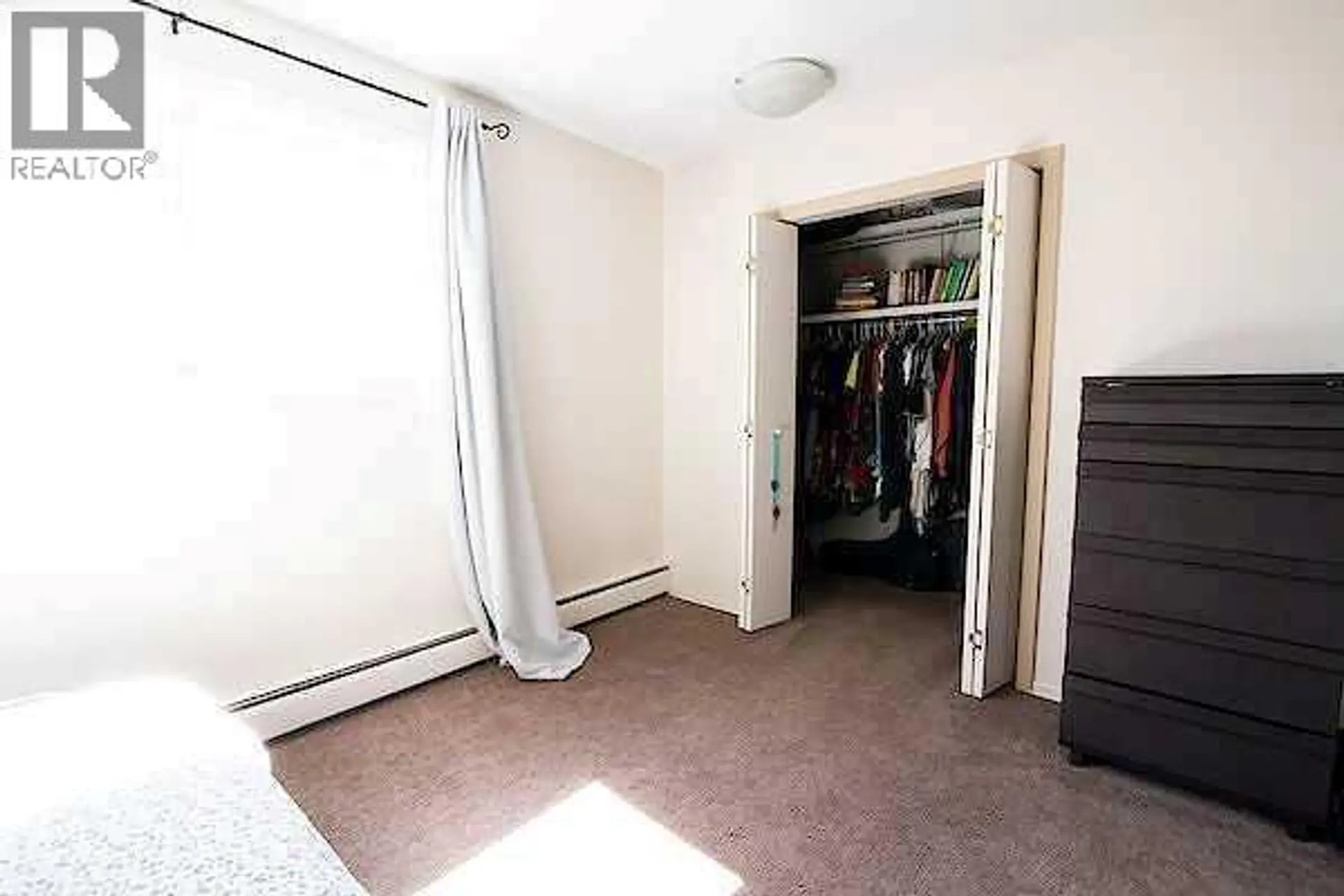 655 4 AV  NE - Image 5