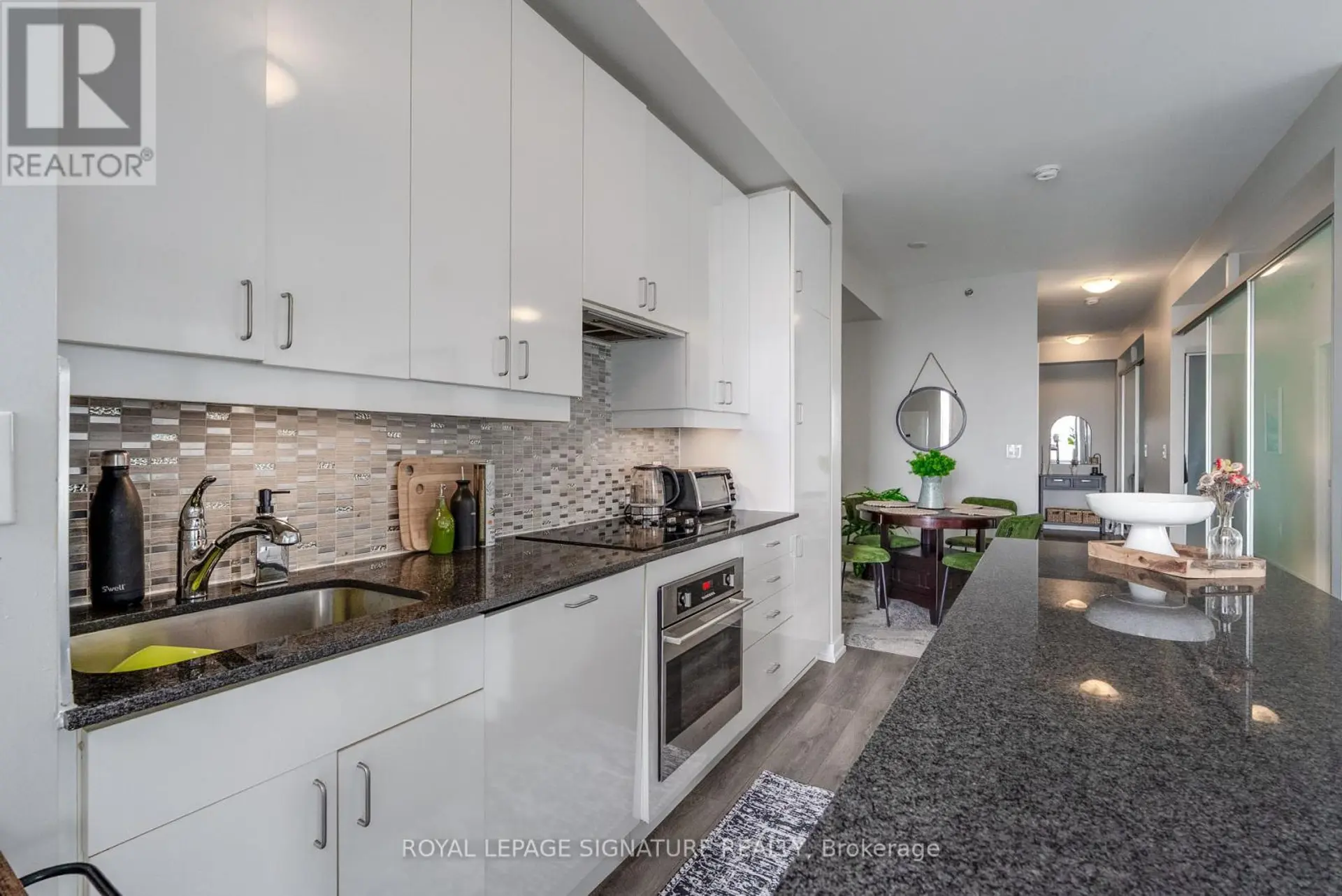 #2503 426 UNIVERSITY AVENUE - Image 6
