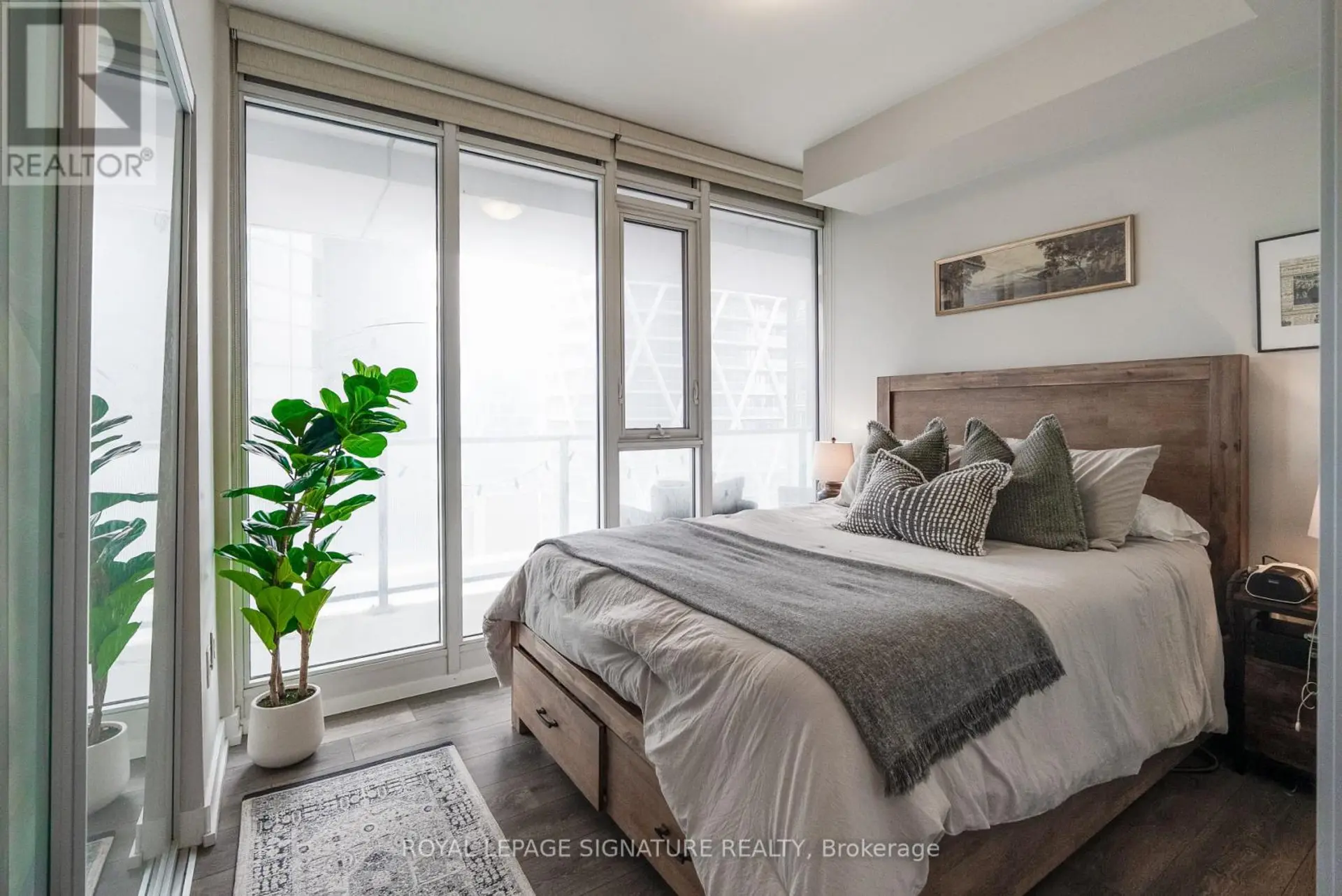 #2503 426 UNIVERSITY AVENUE - Image 9