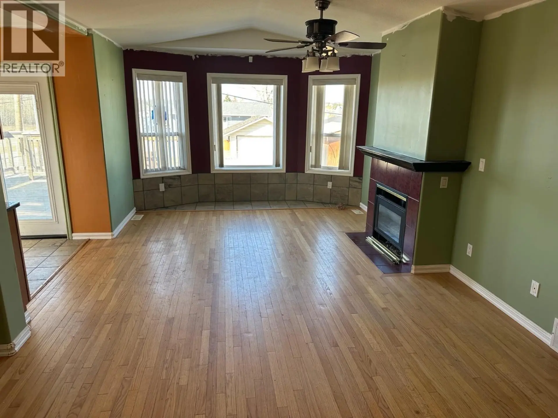 9920 112 AVENUE - Image 4
