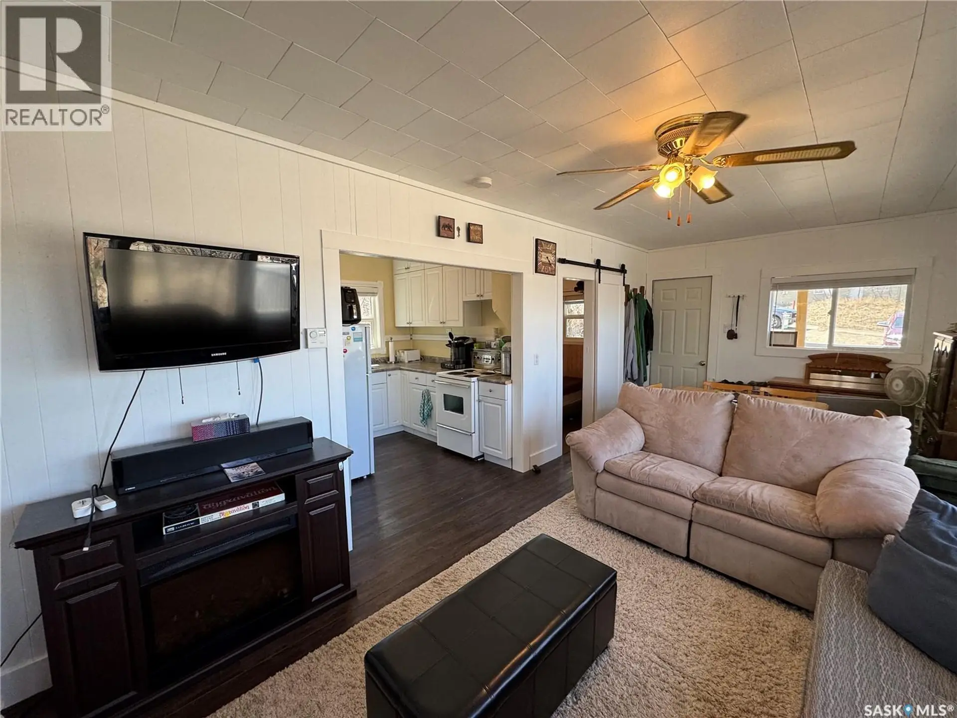 459 8TH STREET E - Image 10
