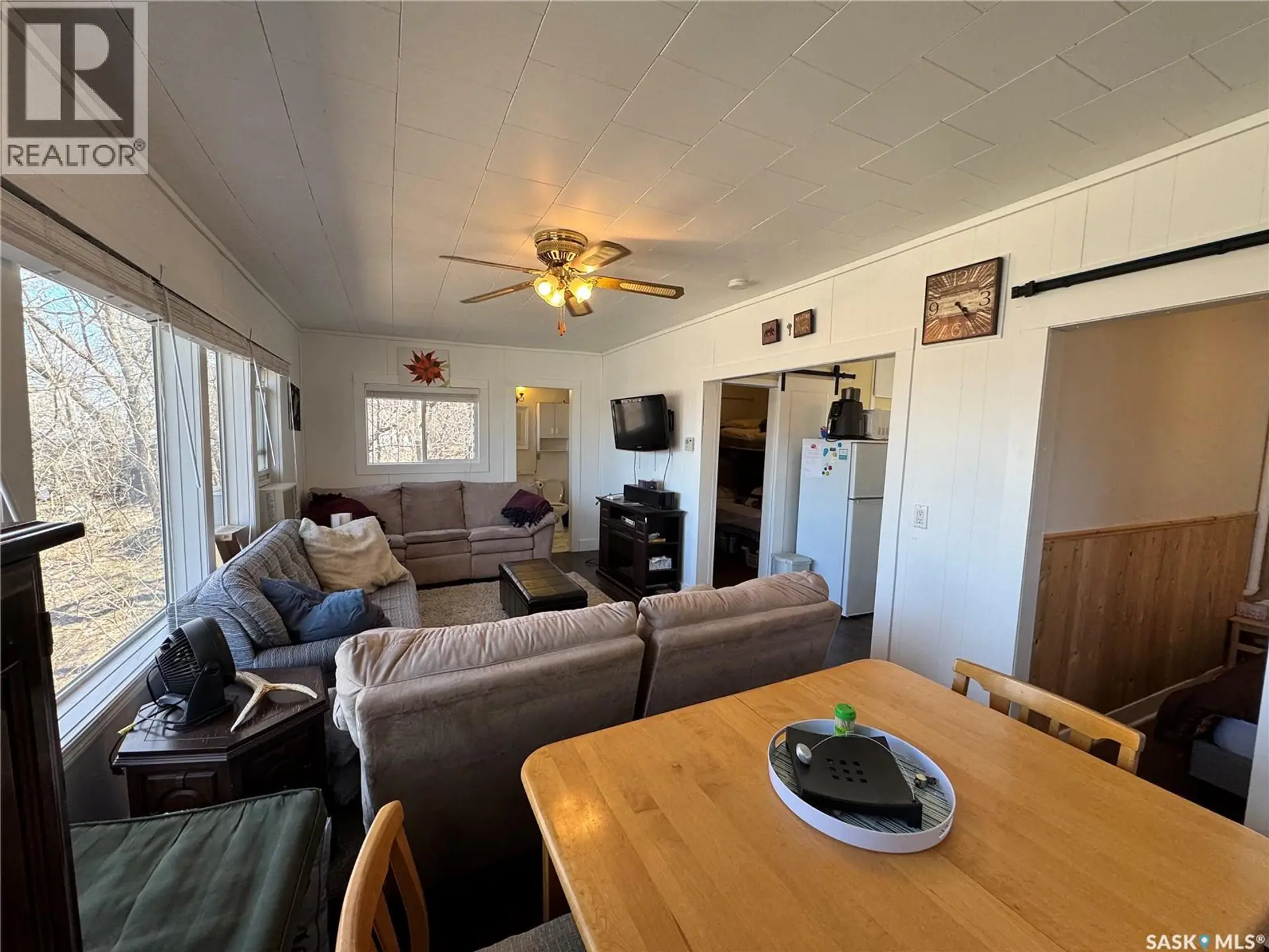 459 8TH STREET E - Image 11