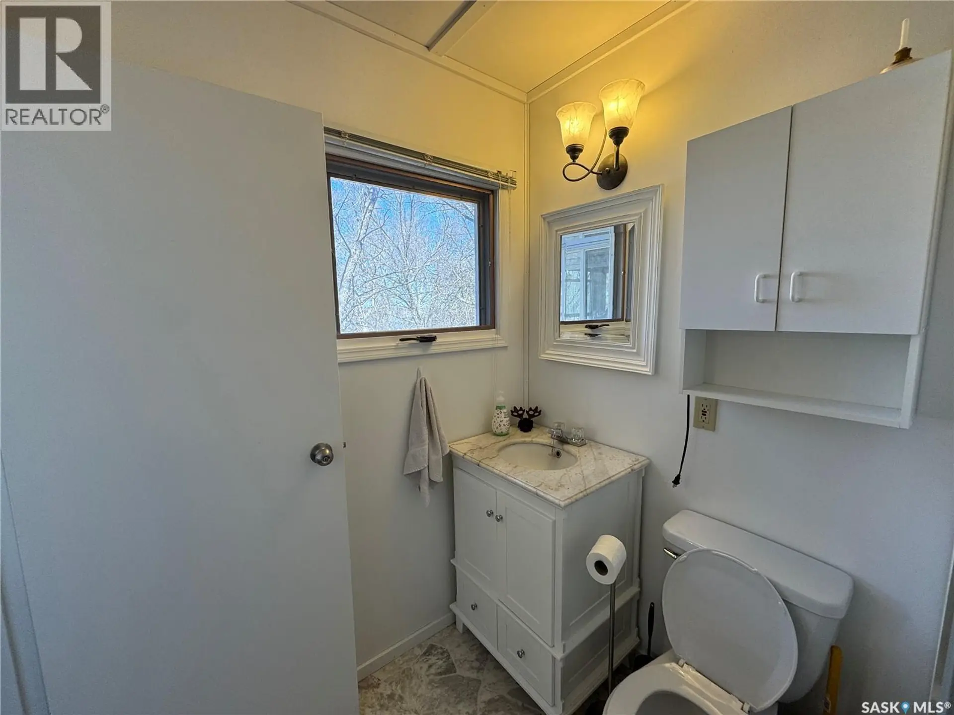459 8TH STREET E - Image 14