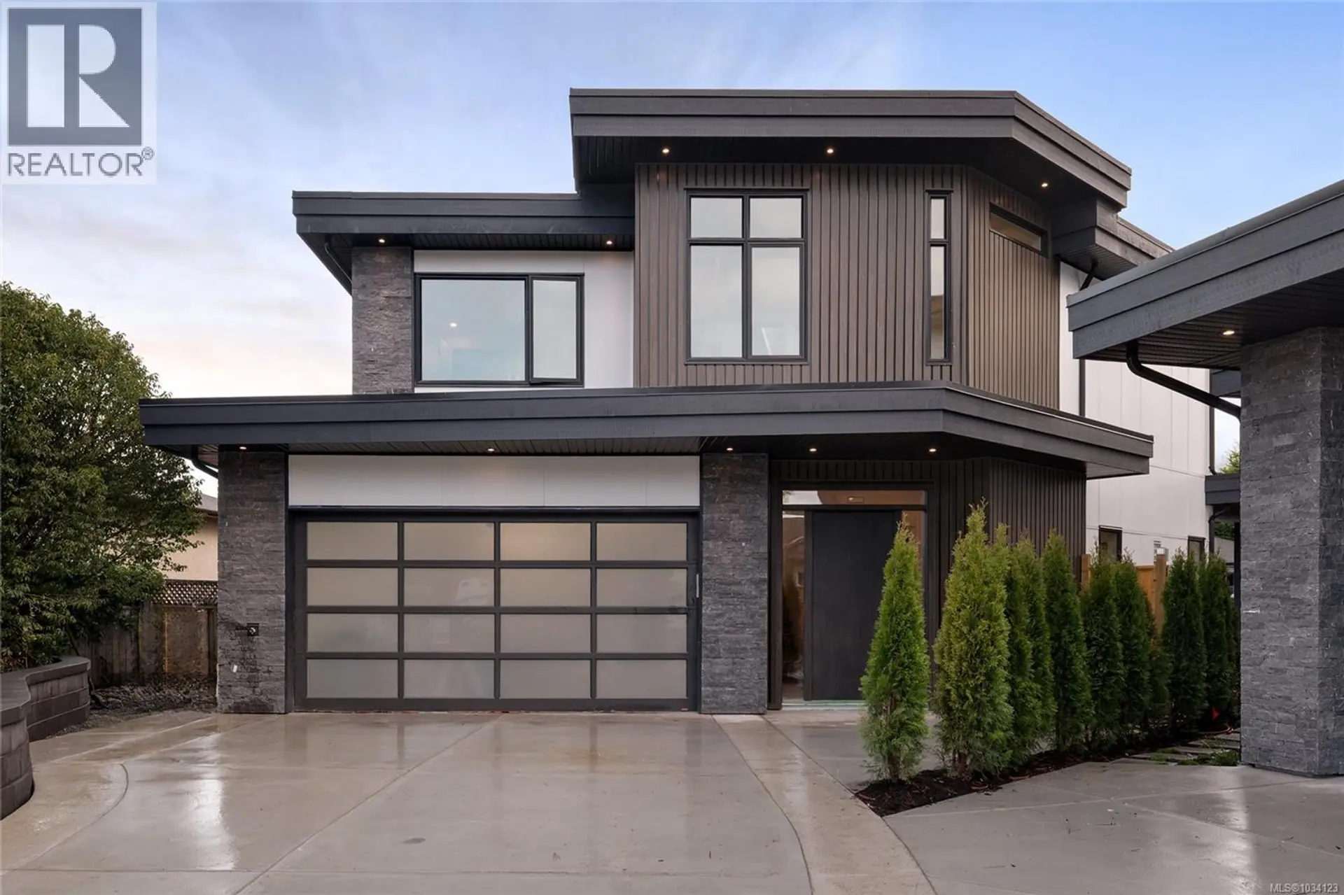 Property at 2295 Adela Pl, Sidney, BC