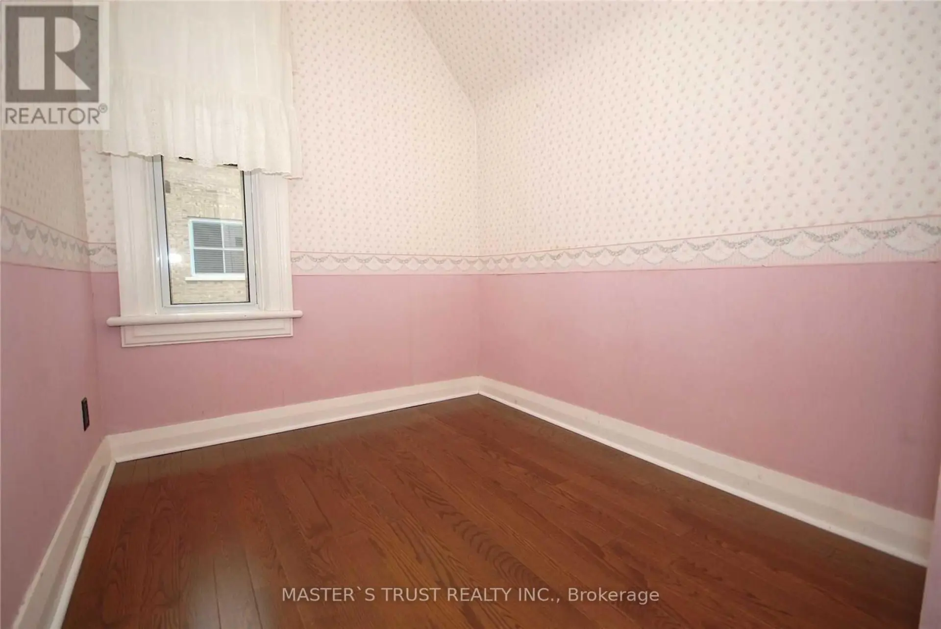 354 MAIN STREET N - Image 6