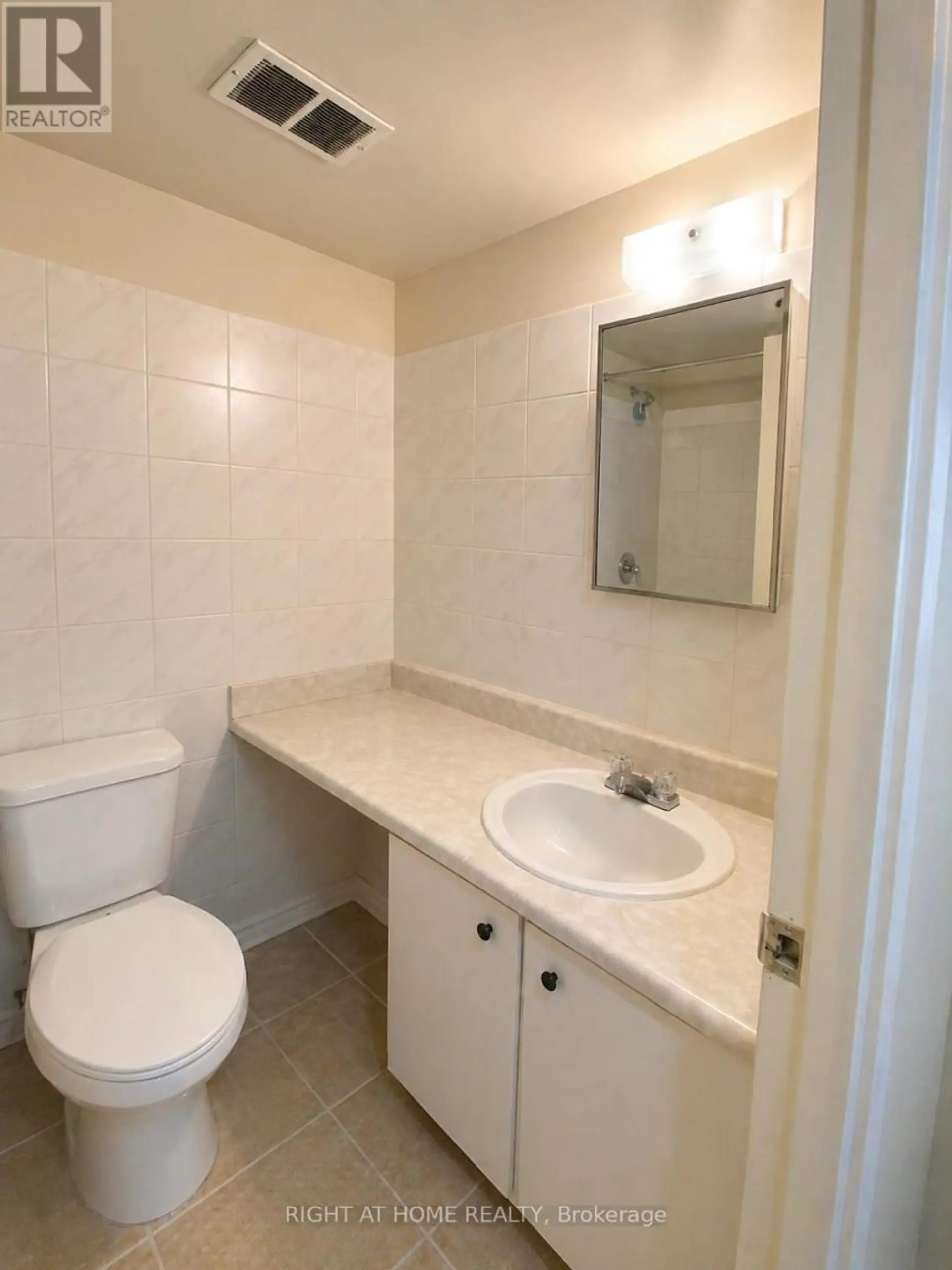 #811 4673 JANE STREET - Image 7