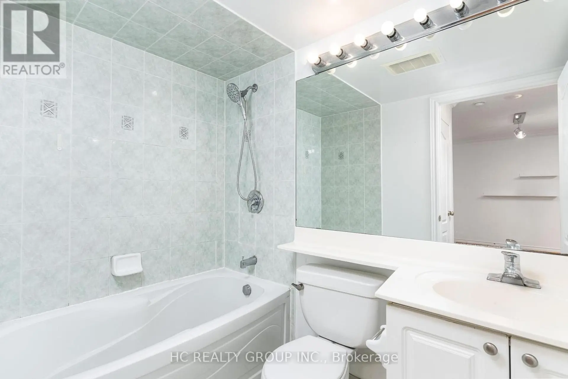 #1008 18 SOMMERSET WAY - Image 14