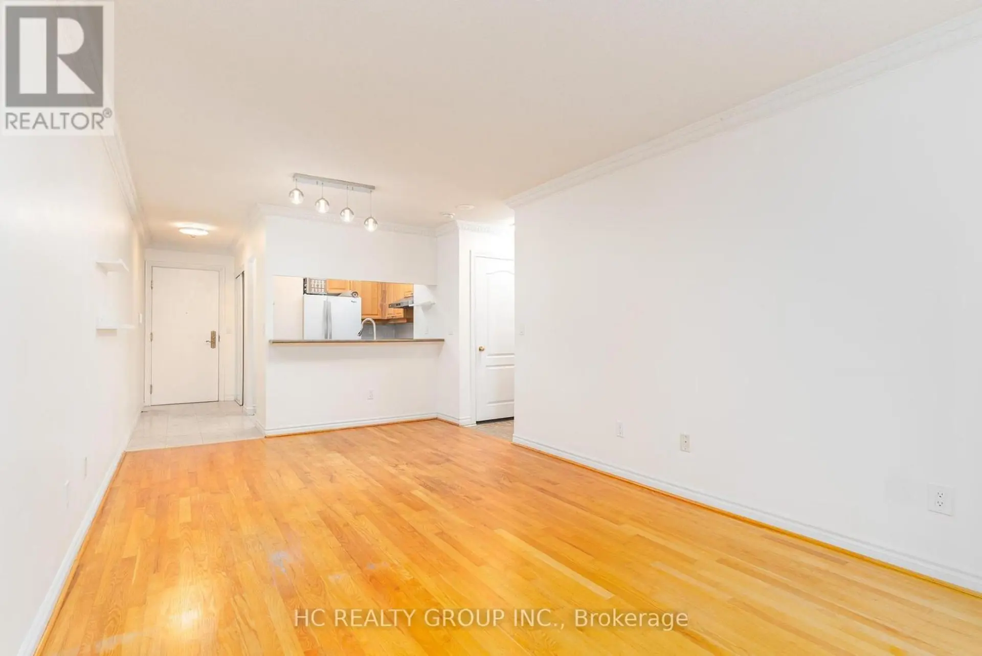 #1008 18 SOMMERSET WAY - Image 5