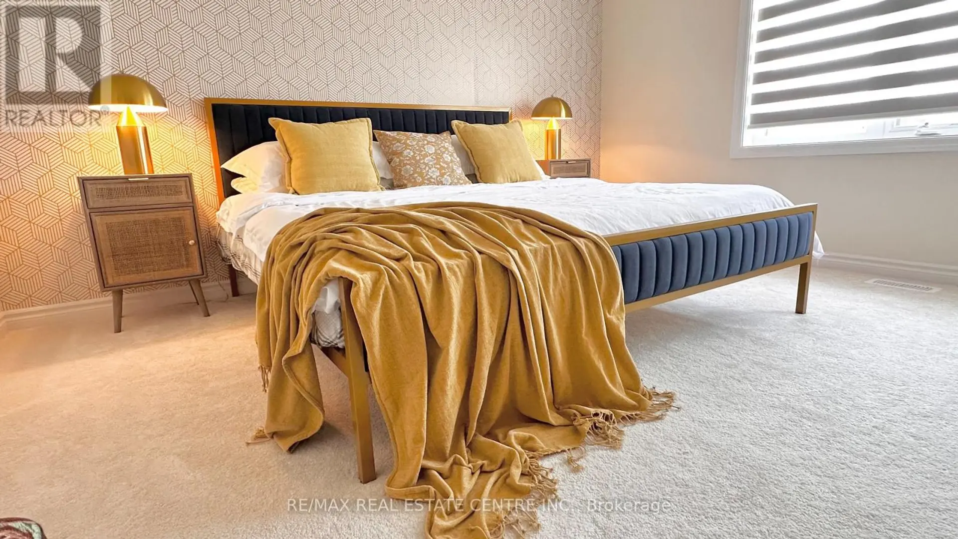15 CHARM PLACE - Image 10