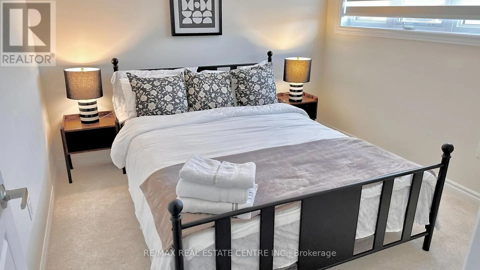 15 CHARM PLACE - Image 11
