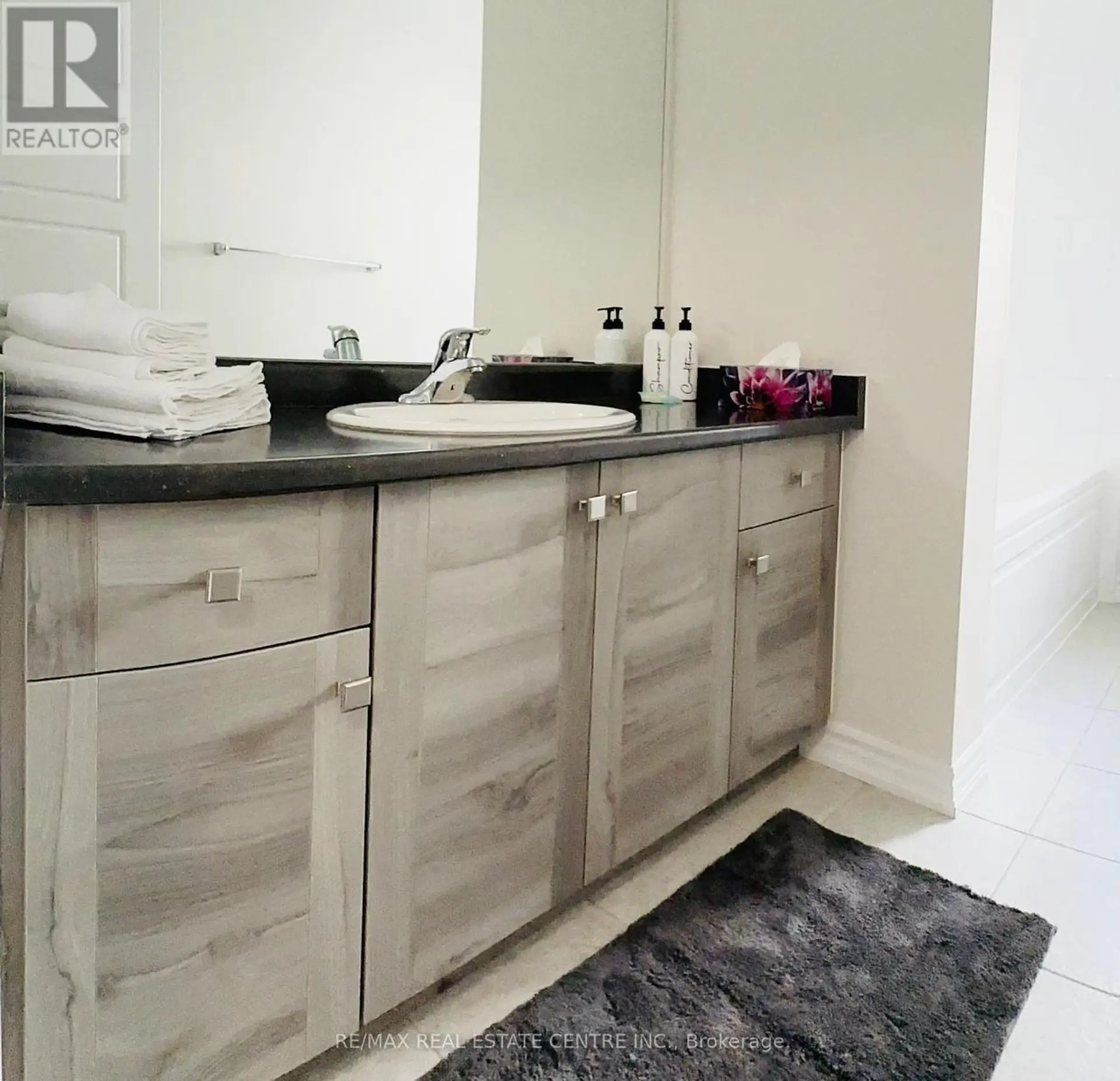 15 CHARM PLACE - Image 20