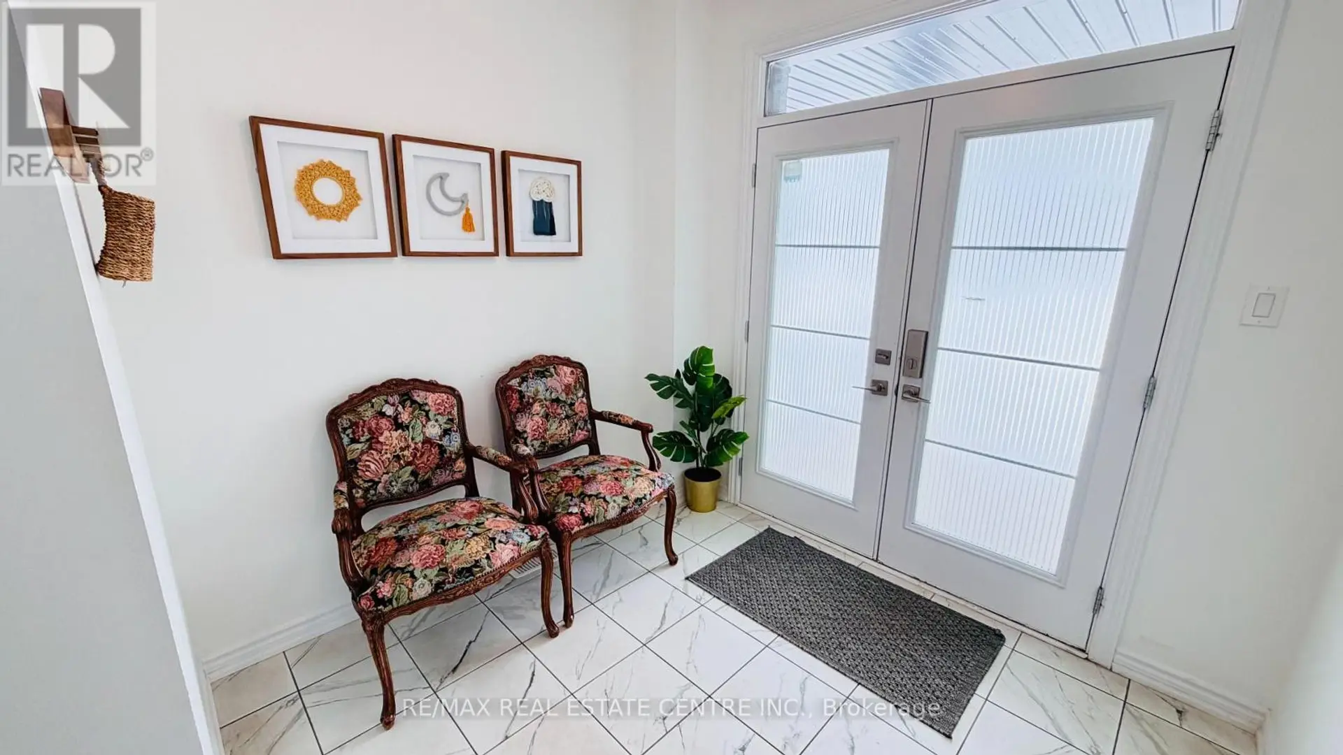 15 CHARM PLACE - Image 5