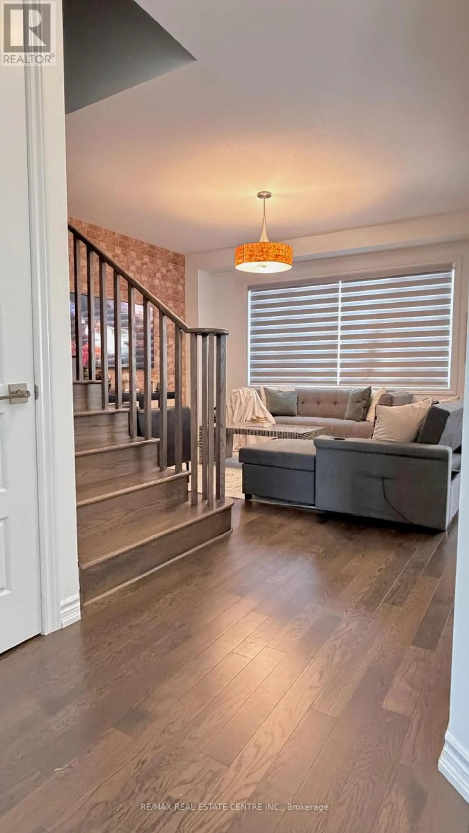 15 CHARM PLACE - Image 7