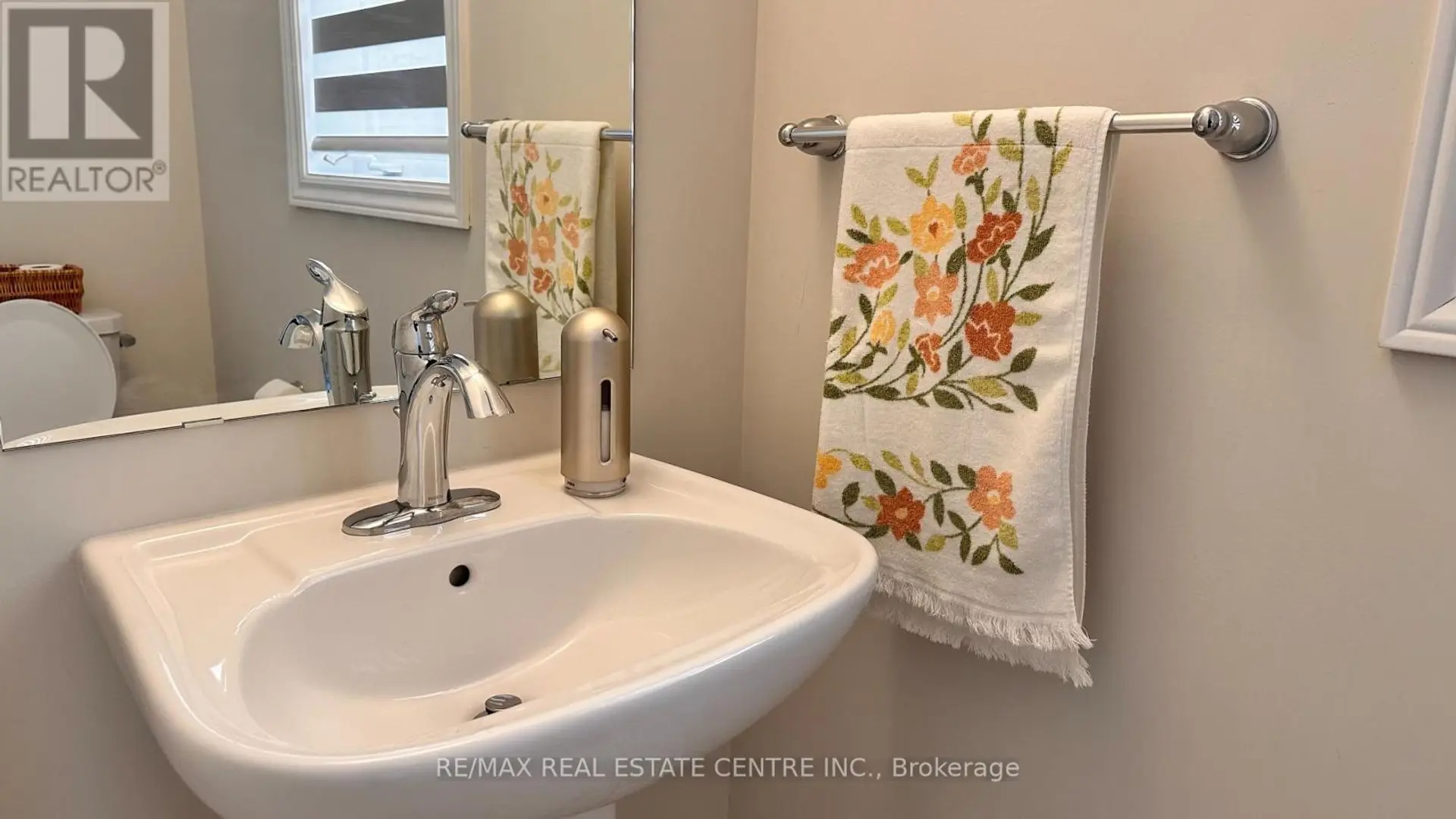 15 CHARM PLACE - Image 8