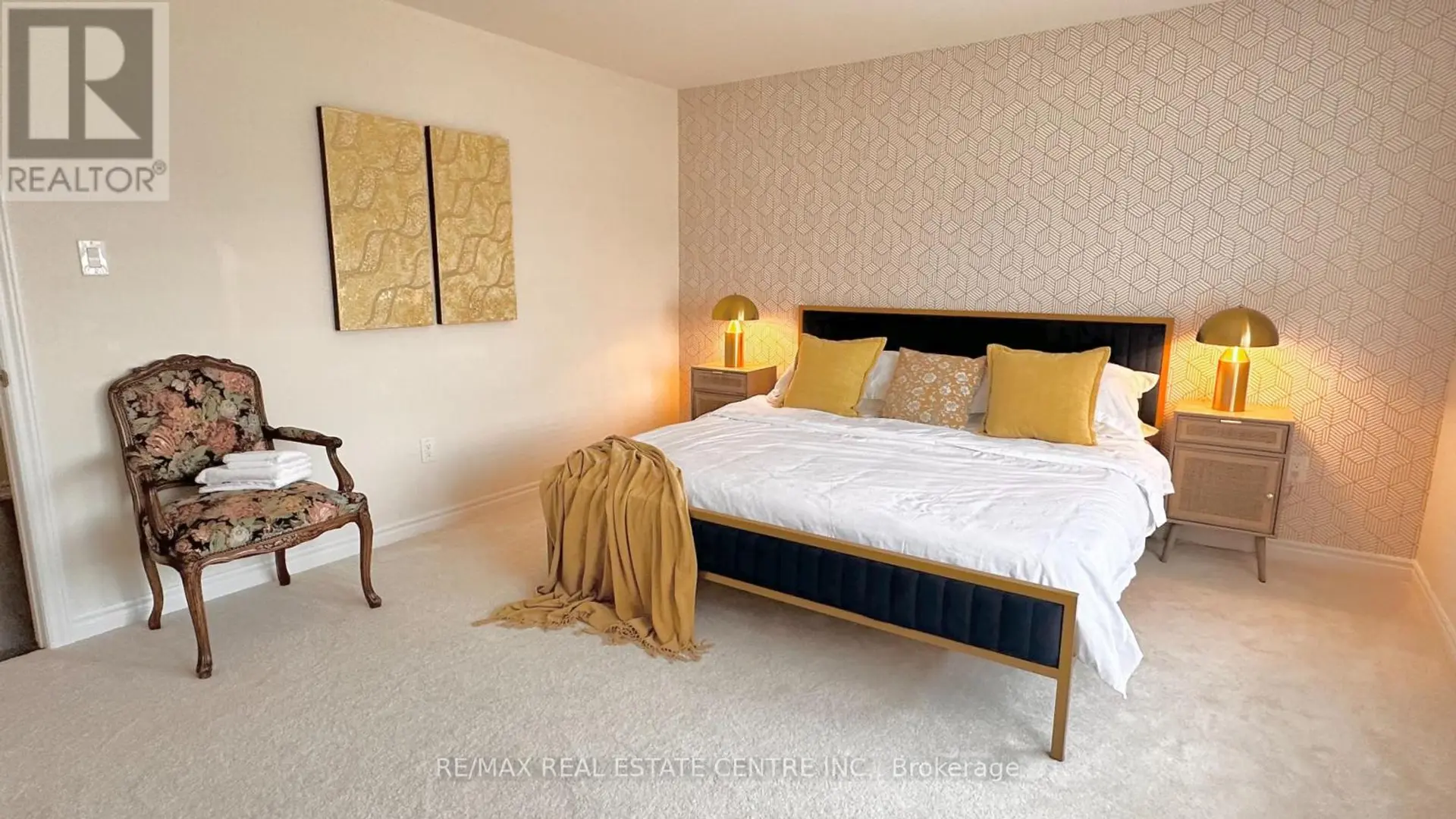 15 CHARM PLACE - Image 9