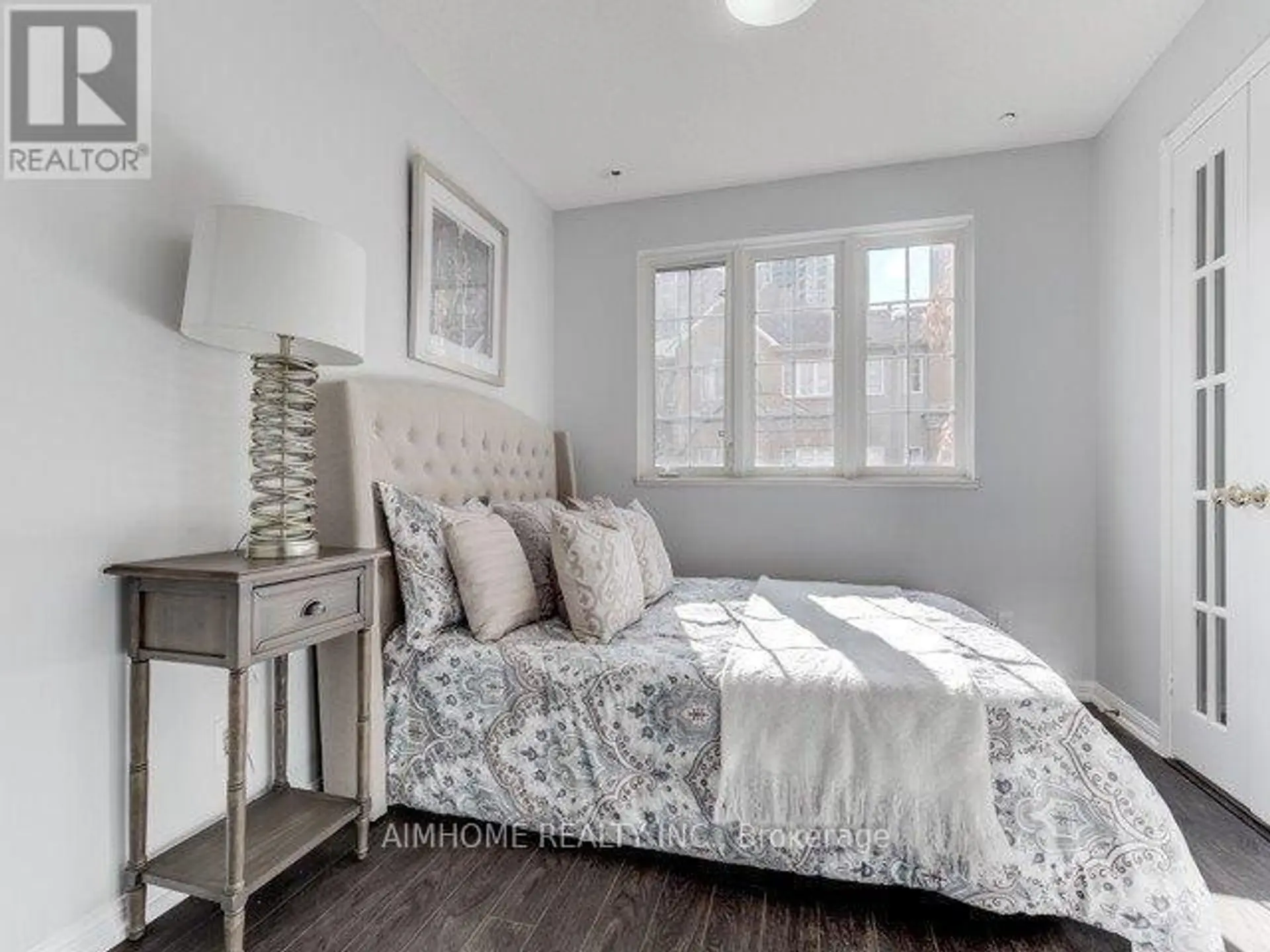 #1530 28 SOMMERSET WAY - Image 9