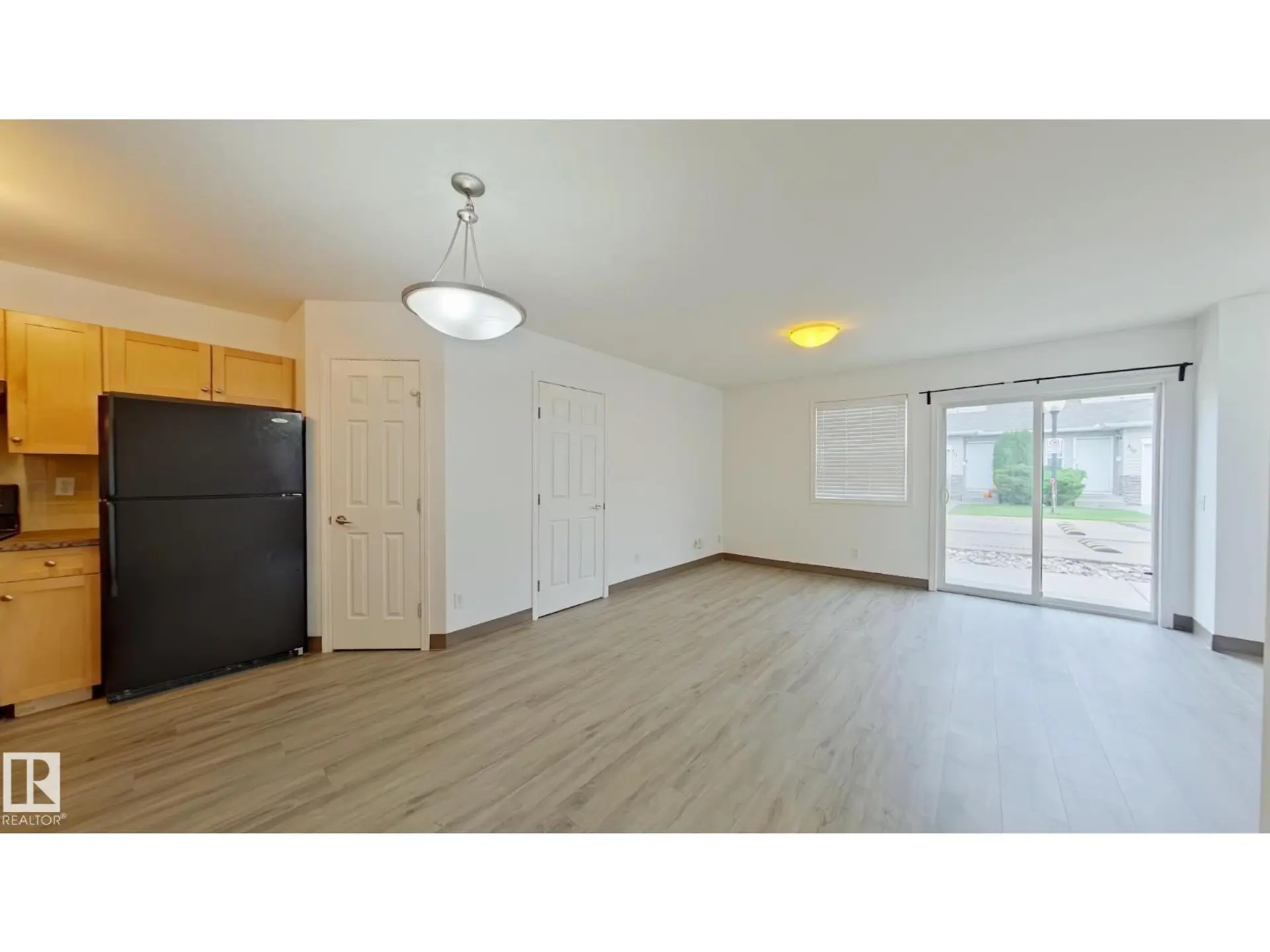 #67 150 EDWARDS DR SW - Image 5