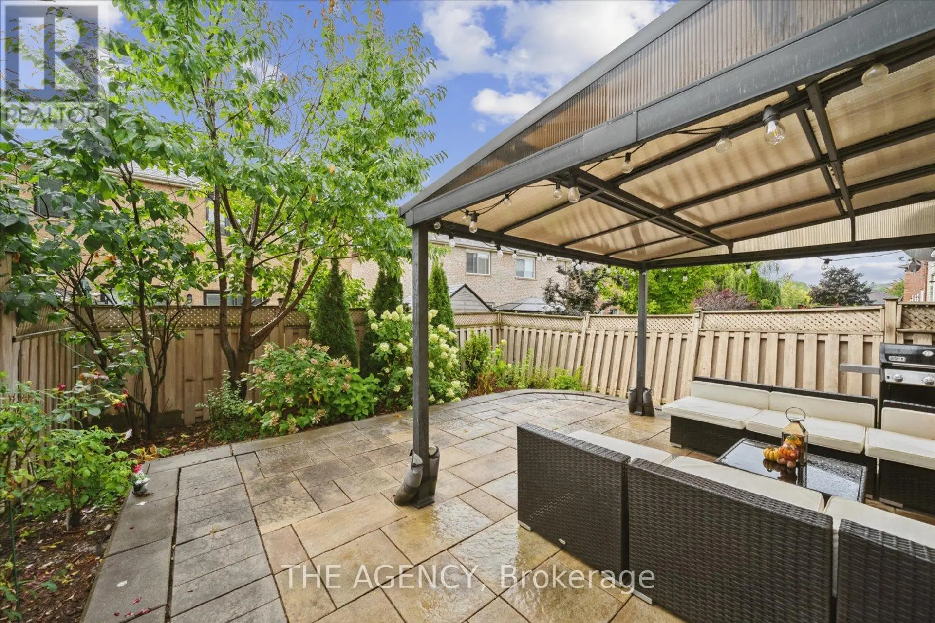 908 OAKTREE CRESCENT - Image 13