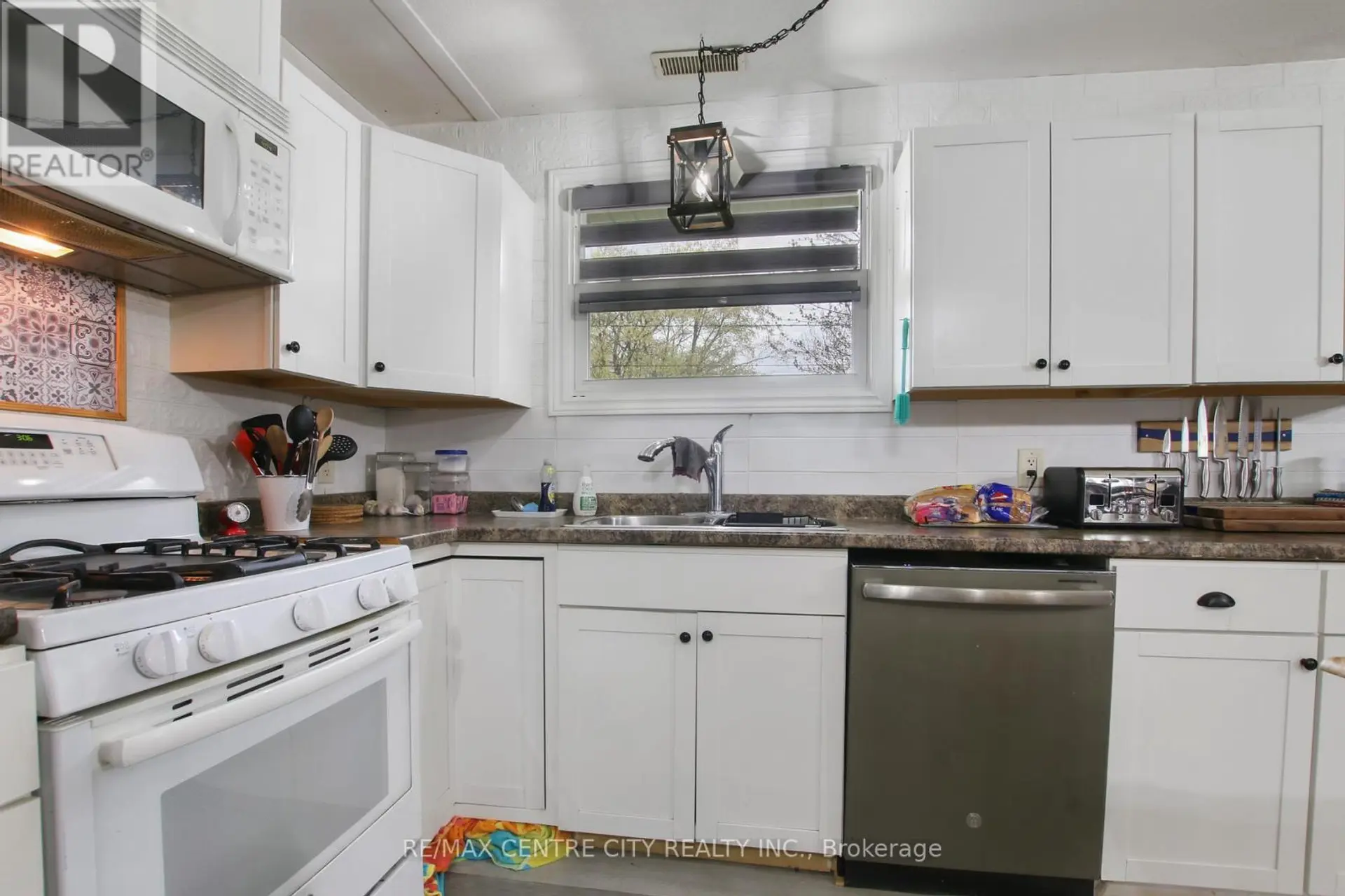 129 DUCHESS AVENUE - Image 4