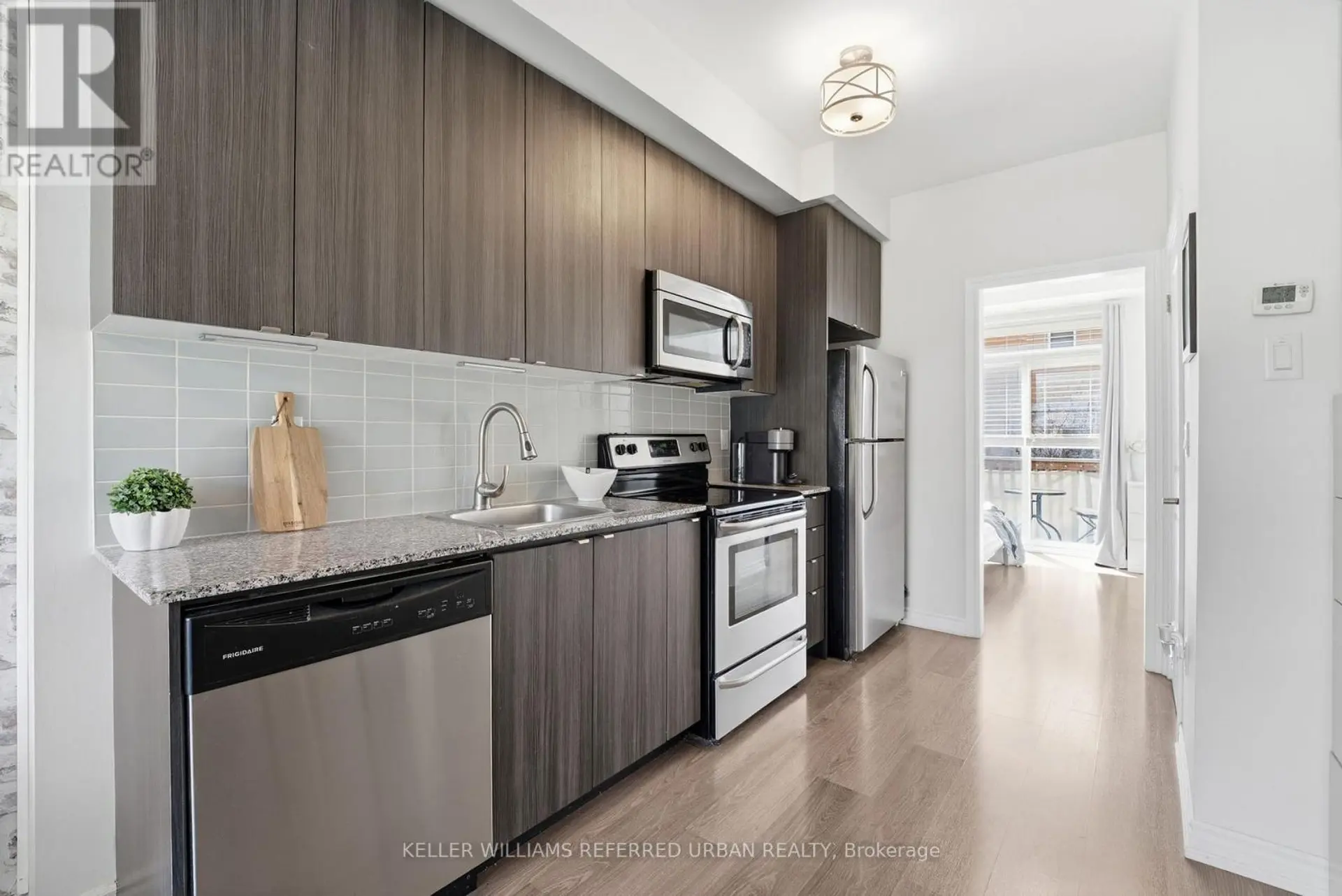 #241 390 HOPEWELL AVENUE - Image 4