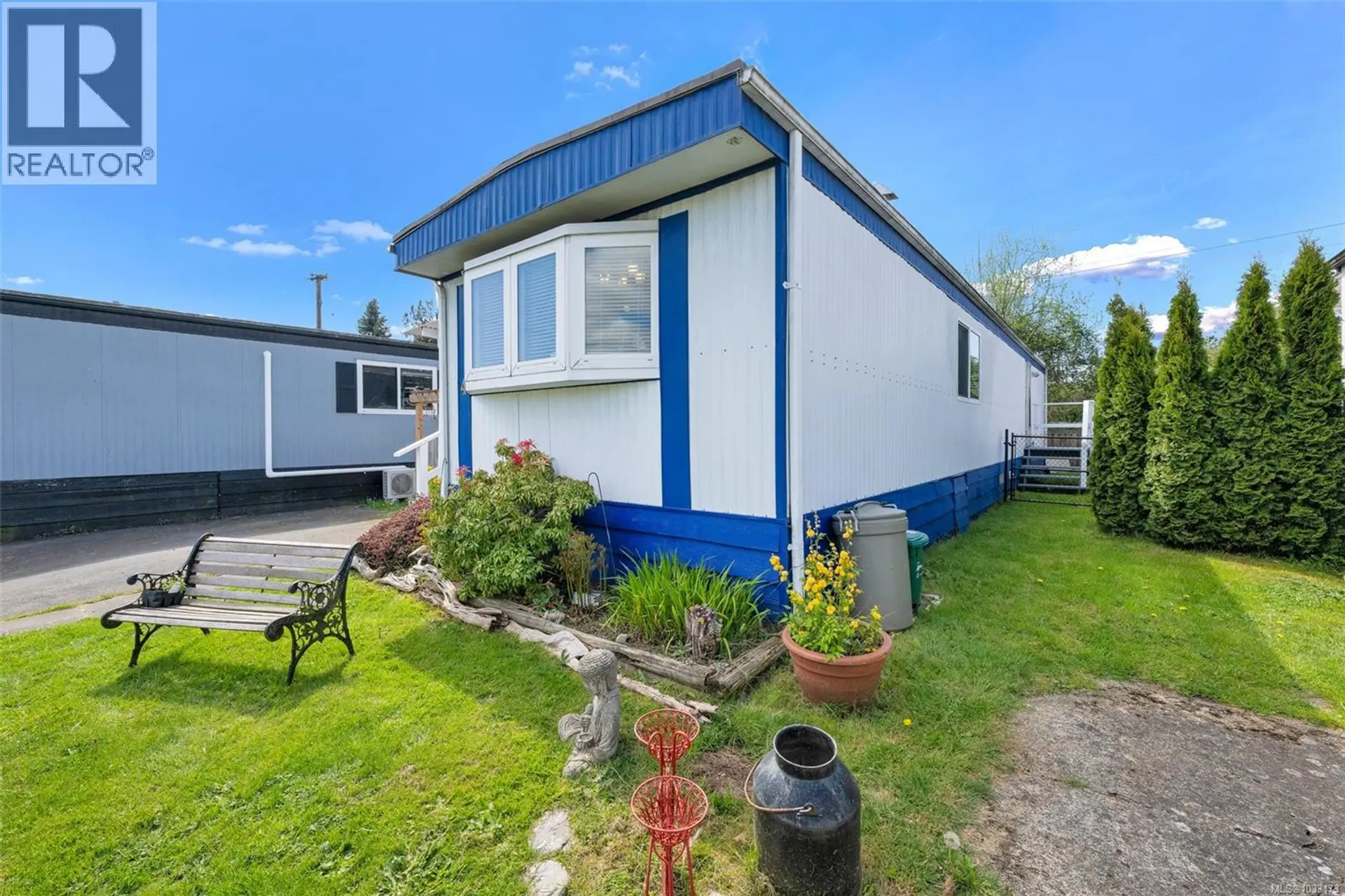 #4 1498 Admirals Rd - Image 2