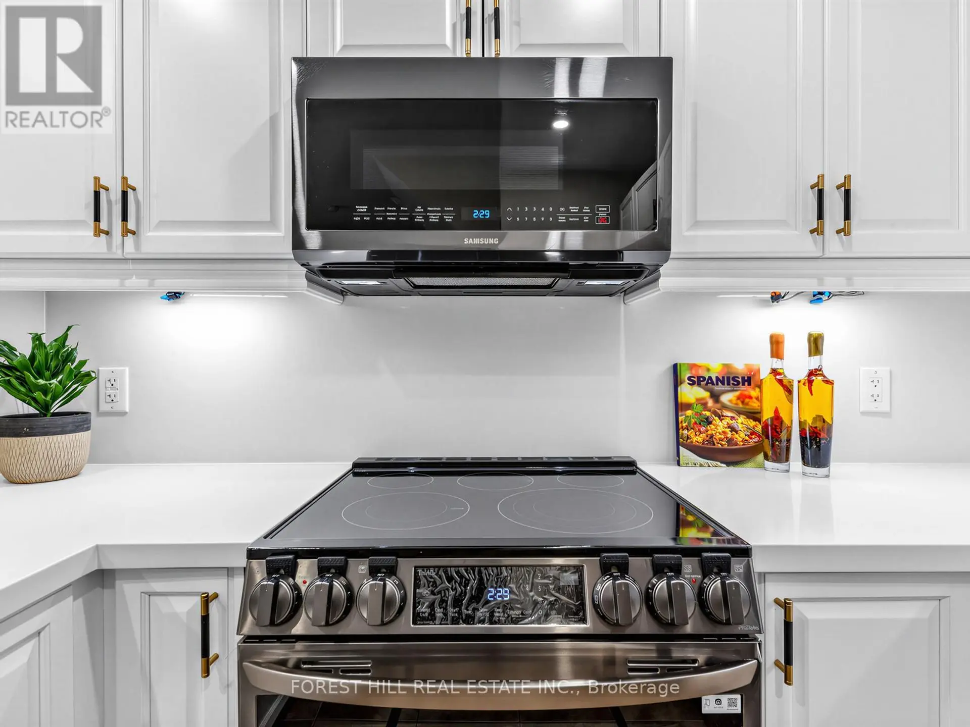 #51 8 BRIGHTON PLACE - Image 6