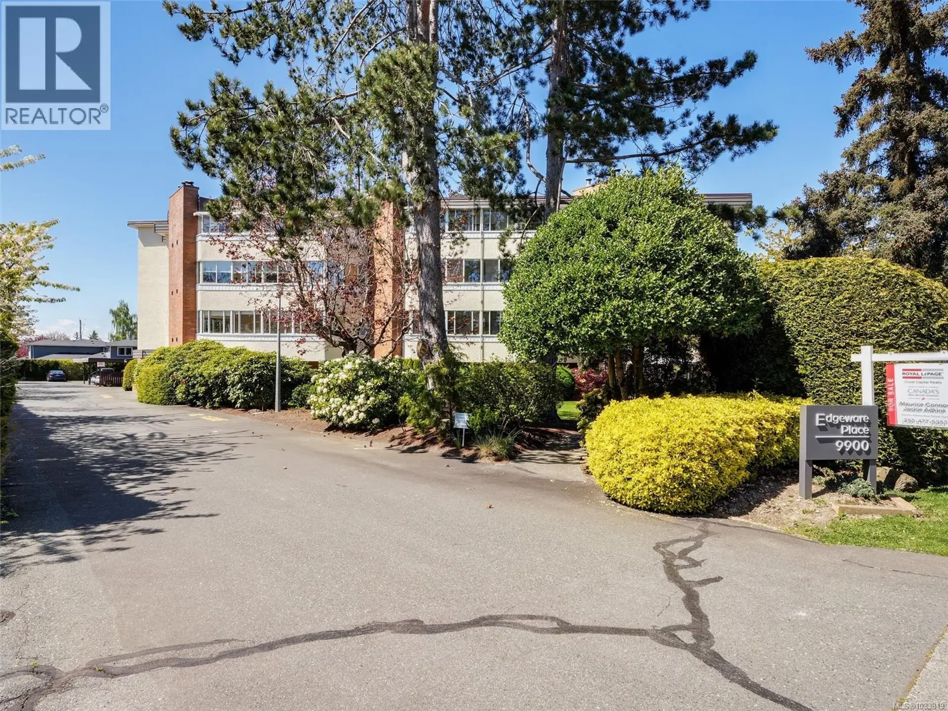 Property at #301 9900 Fifth St, Sidney, BC
