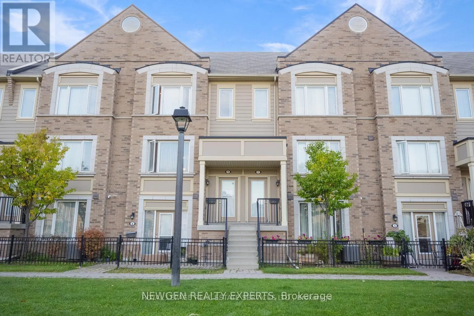 #16 3185 BOXFORD CRESCENT - Image 1