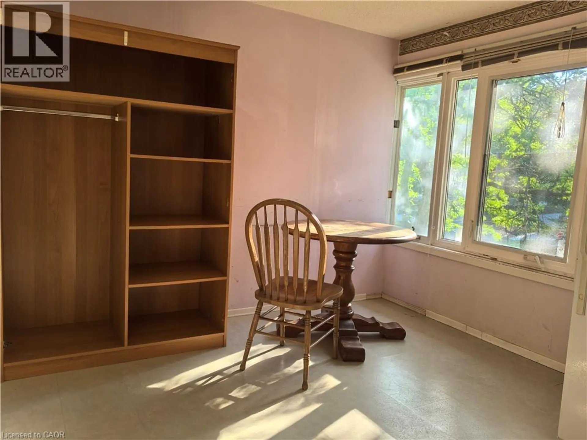 134 GREENBRIER Drive - Image 6